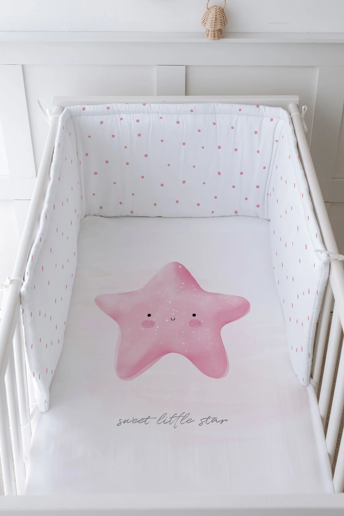 Bebek Başucu Koruyucu ve Baskılı Çarşaflı Uyku Seti - Pure Baby Serisi - Pofuduk Pembe Yıldız