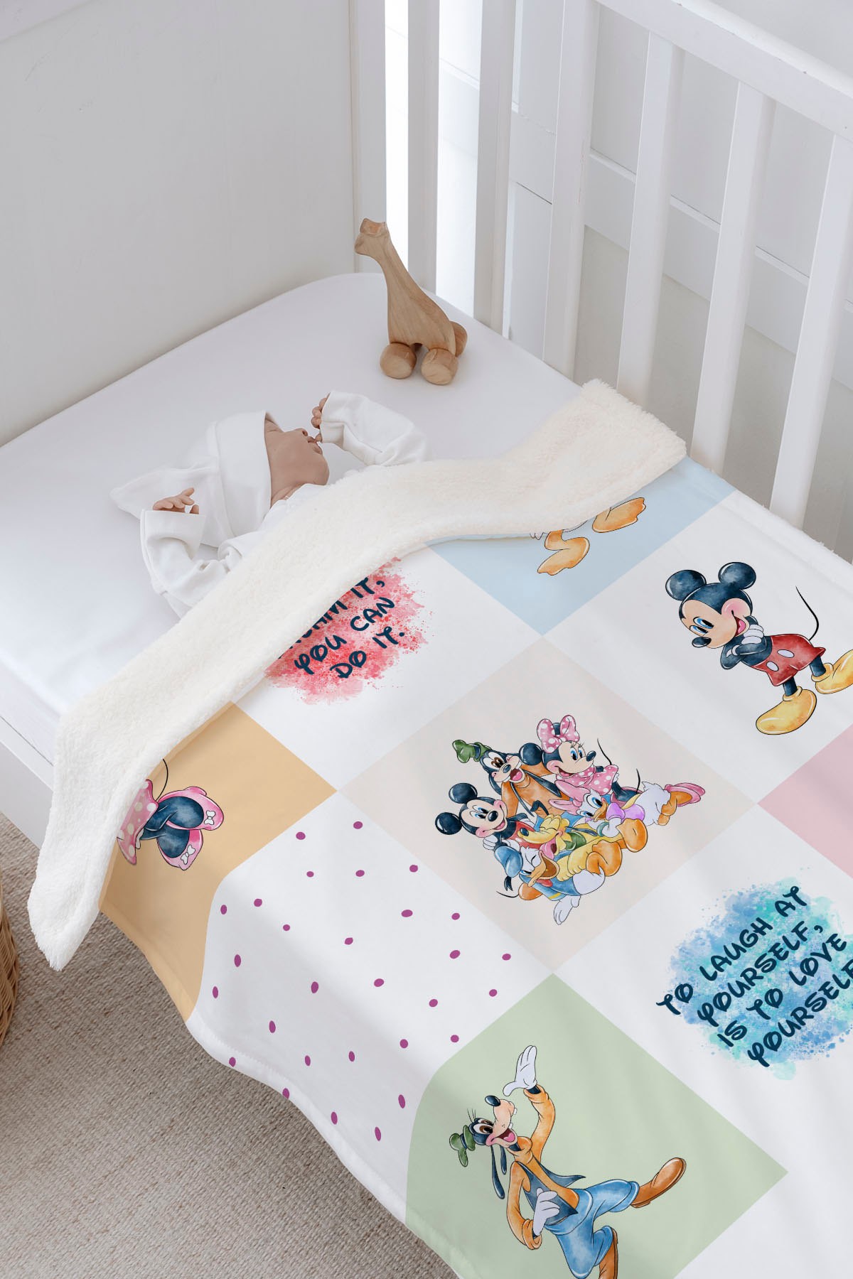 Peluş Çift Yüz Battaniye - Mickey Ve Arkadaşları Patchwork