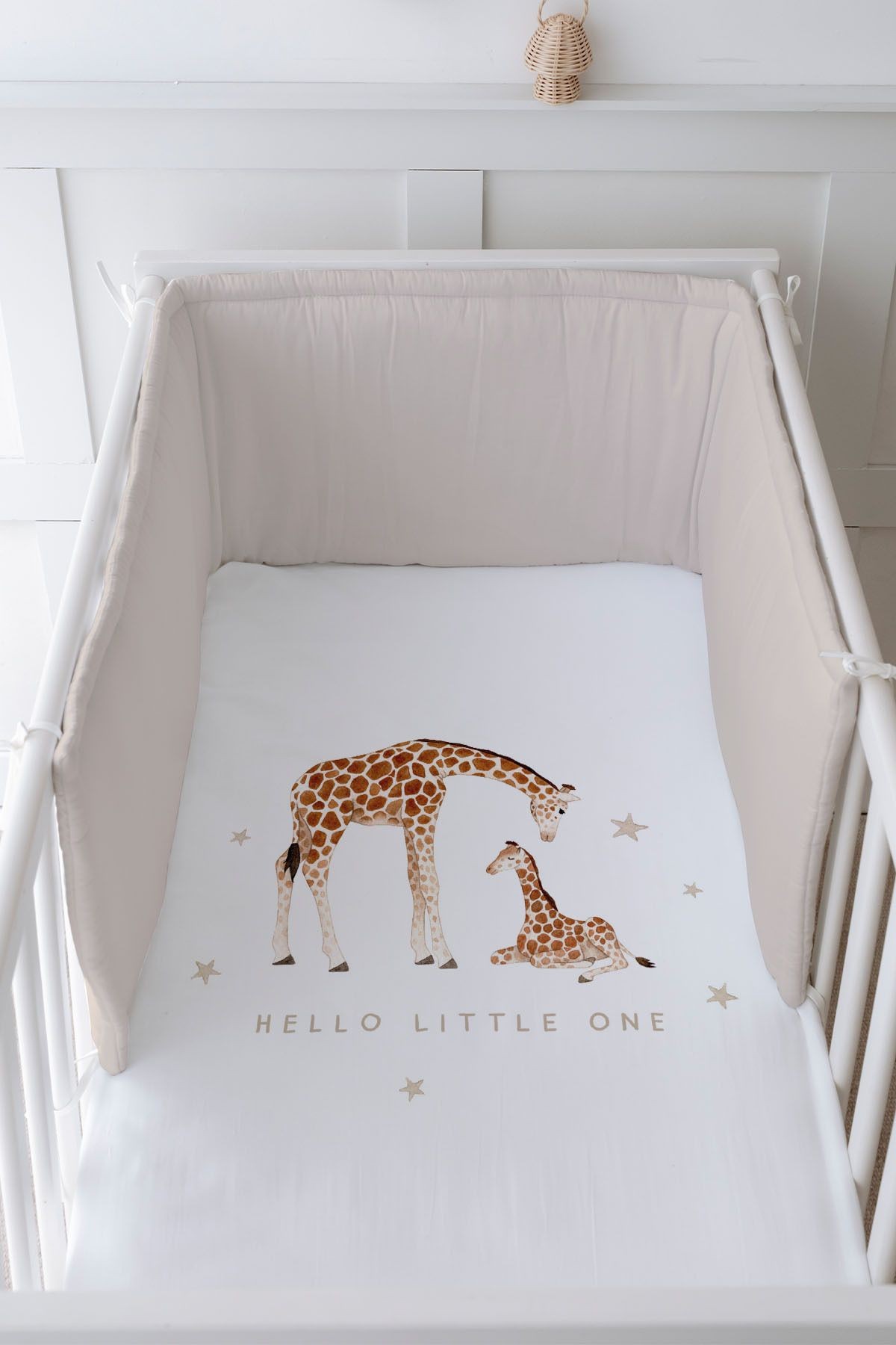 Bebek Başucu Koruyucu ve Baskılı Çarşaflı Uyku Seti - Royal Serisi - Baby Giraffe