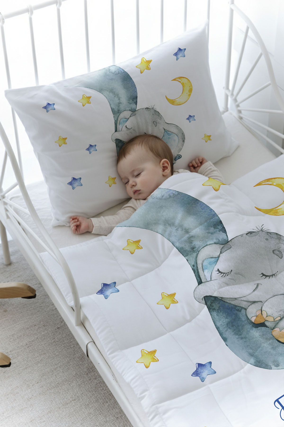 Organik Baskılı Yorgan Seti - For Baby Serisi - Hortumda Uyuyan Mavi Fil
