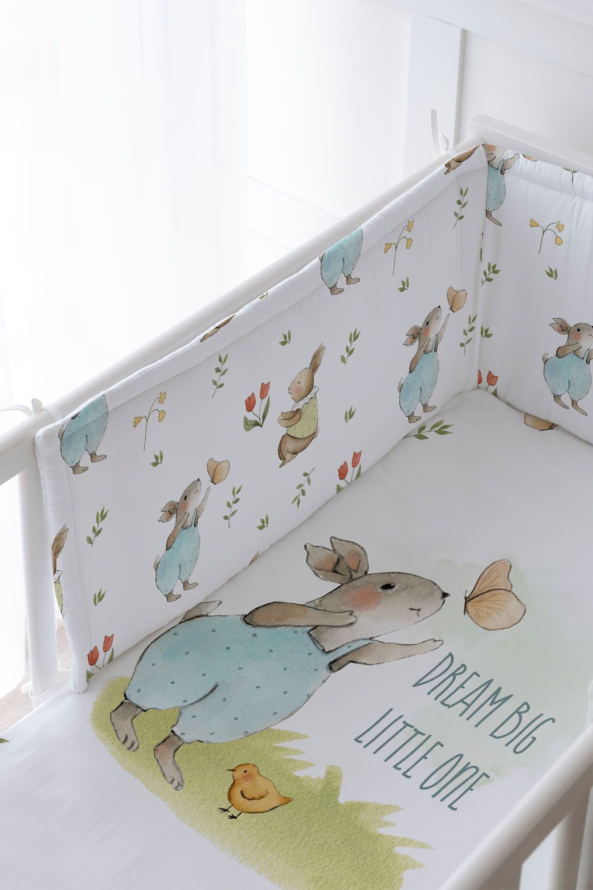Bebek Başucu Koruyucu ve Baskılı Çarşaflı Uyku Seti - Pure Baby Serisi - Kelebekle Tavşan
