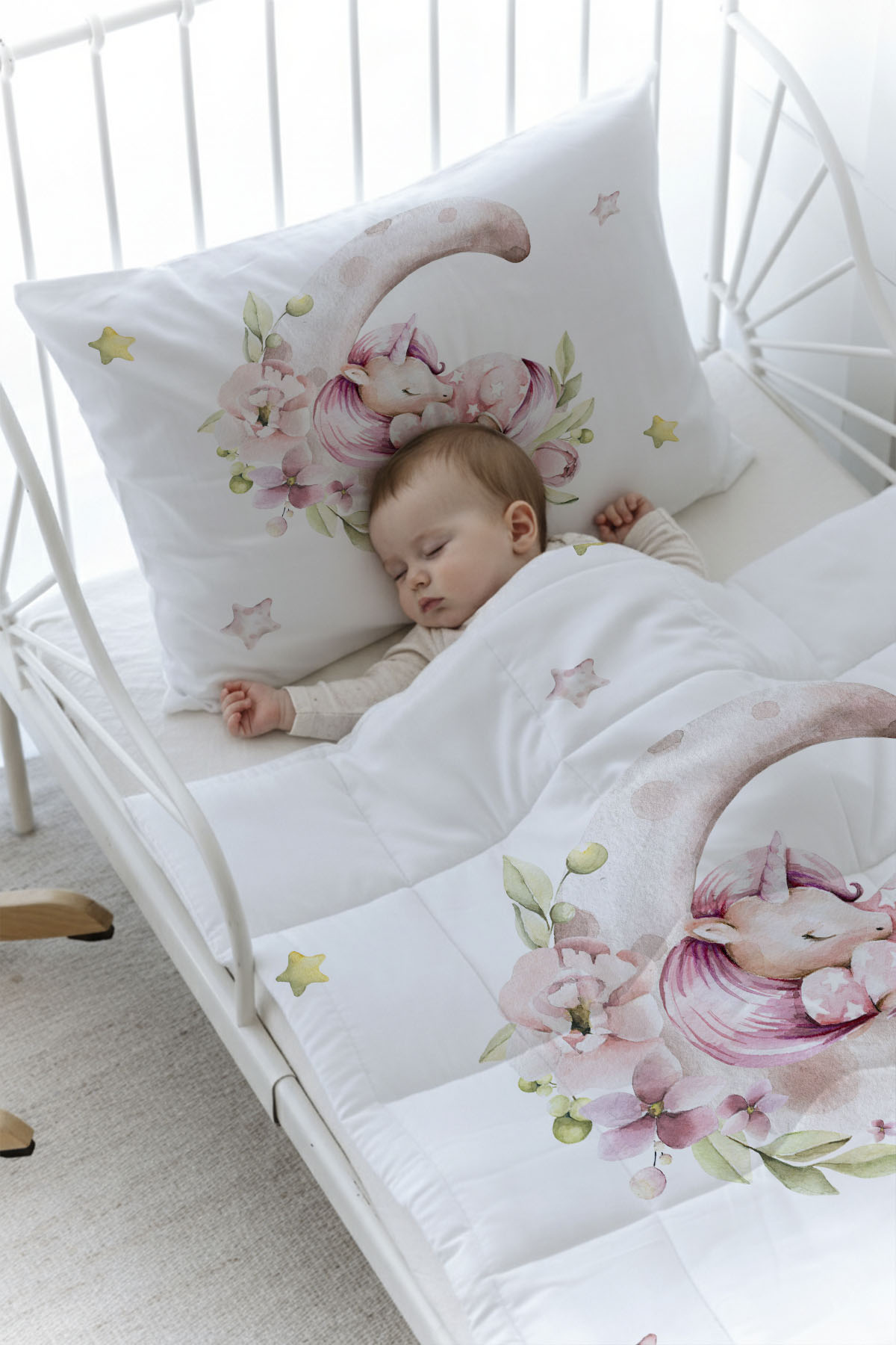 Organik Baskılı Yorgan Seti - For Baby Serisi - Ayda Uyuyan Unicorn