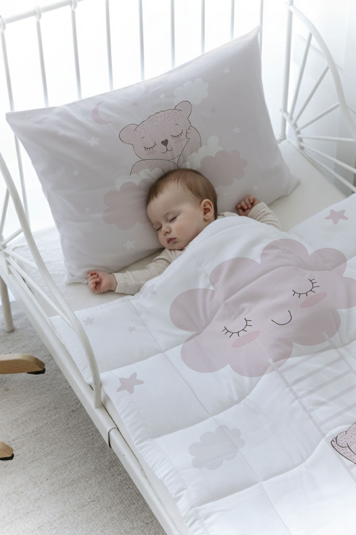 Organik Baskılı Yorgan Seti - Pure Baby Serisi - Buluta Tırmanan Ayıcık