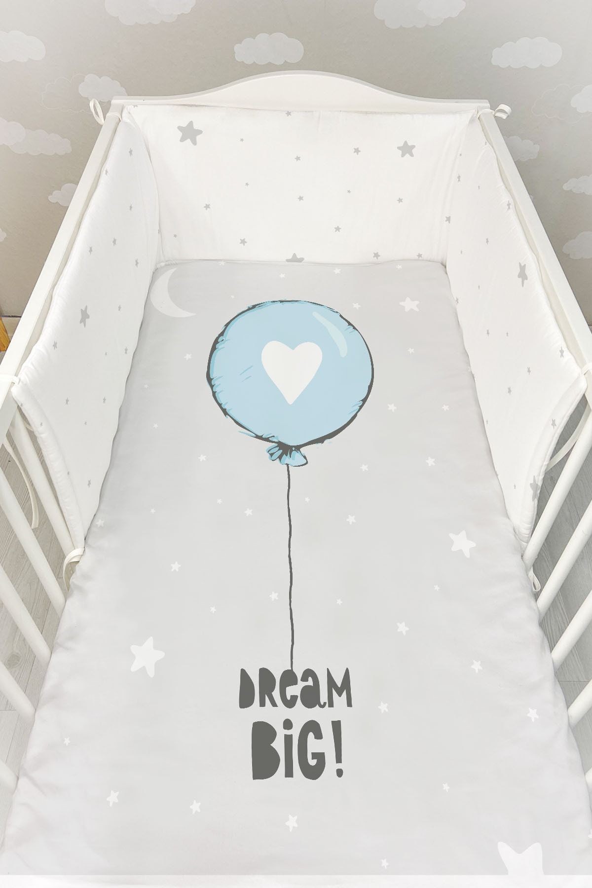 Bebek Başucu Koruyucu ve Baskılı Çarşaflı Uyku Seti - Pure Baby Serisi - Mavi Kalpli Balon
