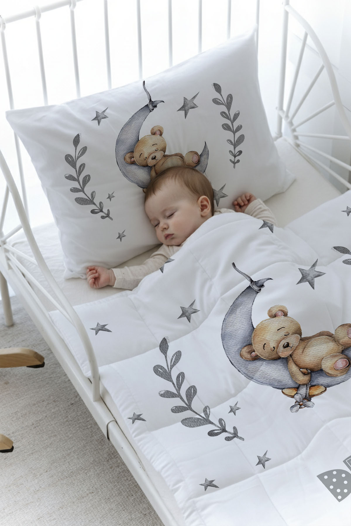 Organik Baskılı Yorgan Seti - For Baby Serisi - Ayda Uyuyan Ayı