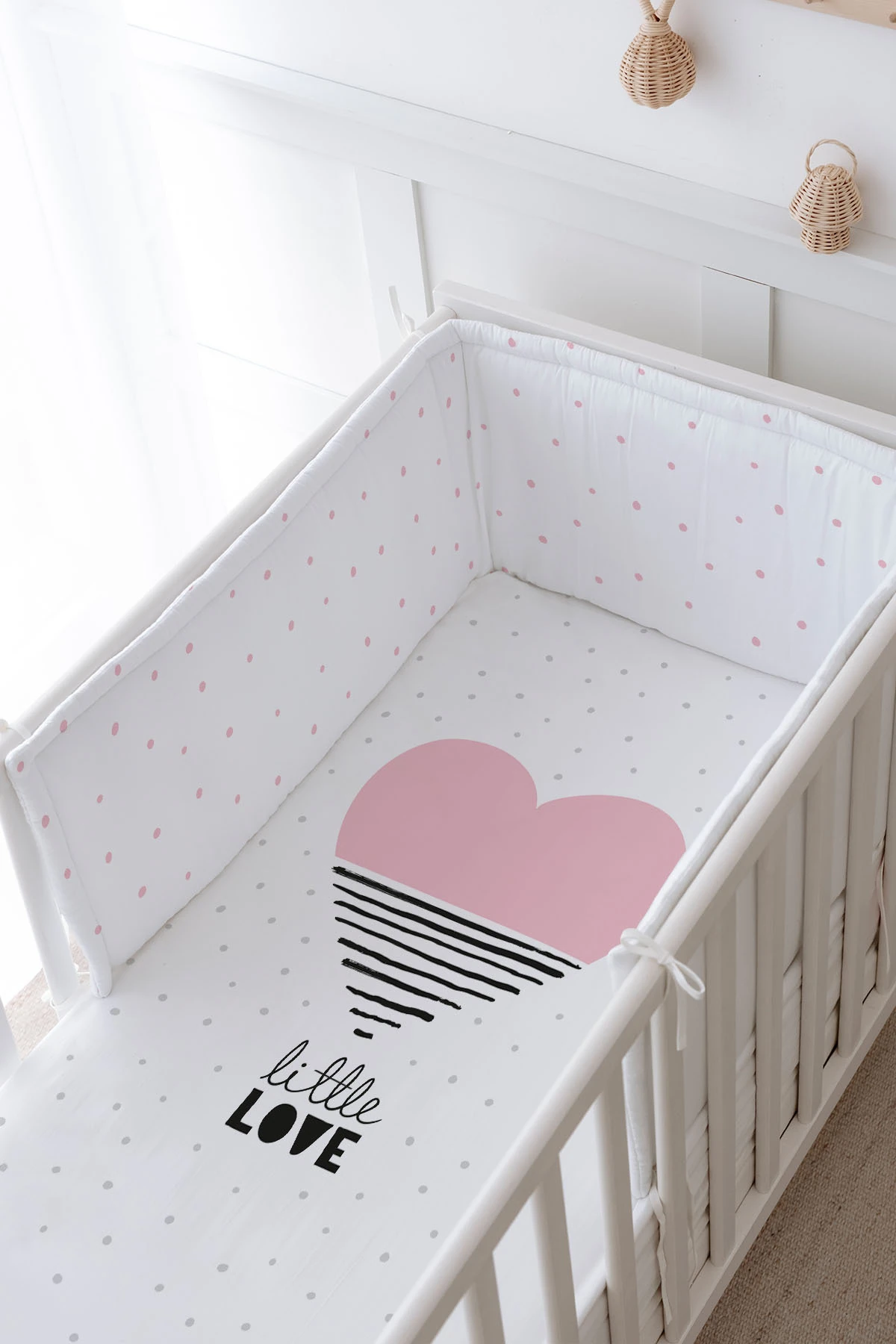 Bebek Başucu Koruyucu ve Baskılı Çarşaflı Uyku Seti - Pure Baby Serisi - Pembe Çizgili Kalp