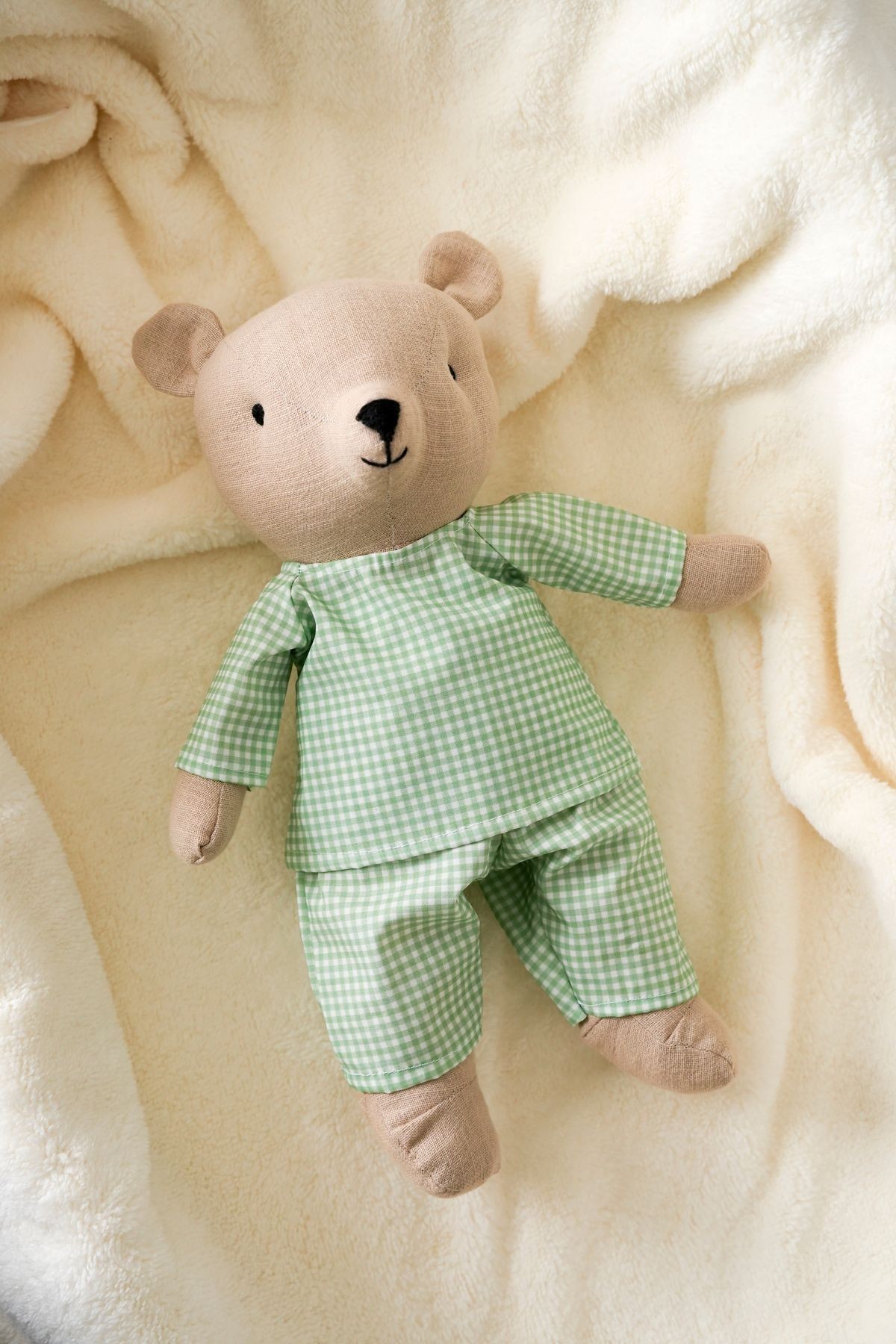 Pijamalı Ayı Uyku Arkadaşı - yeşil ekoseli pijama