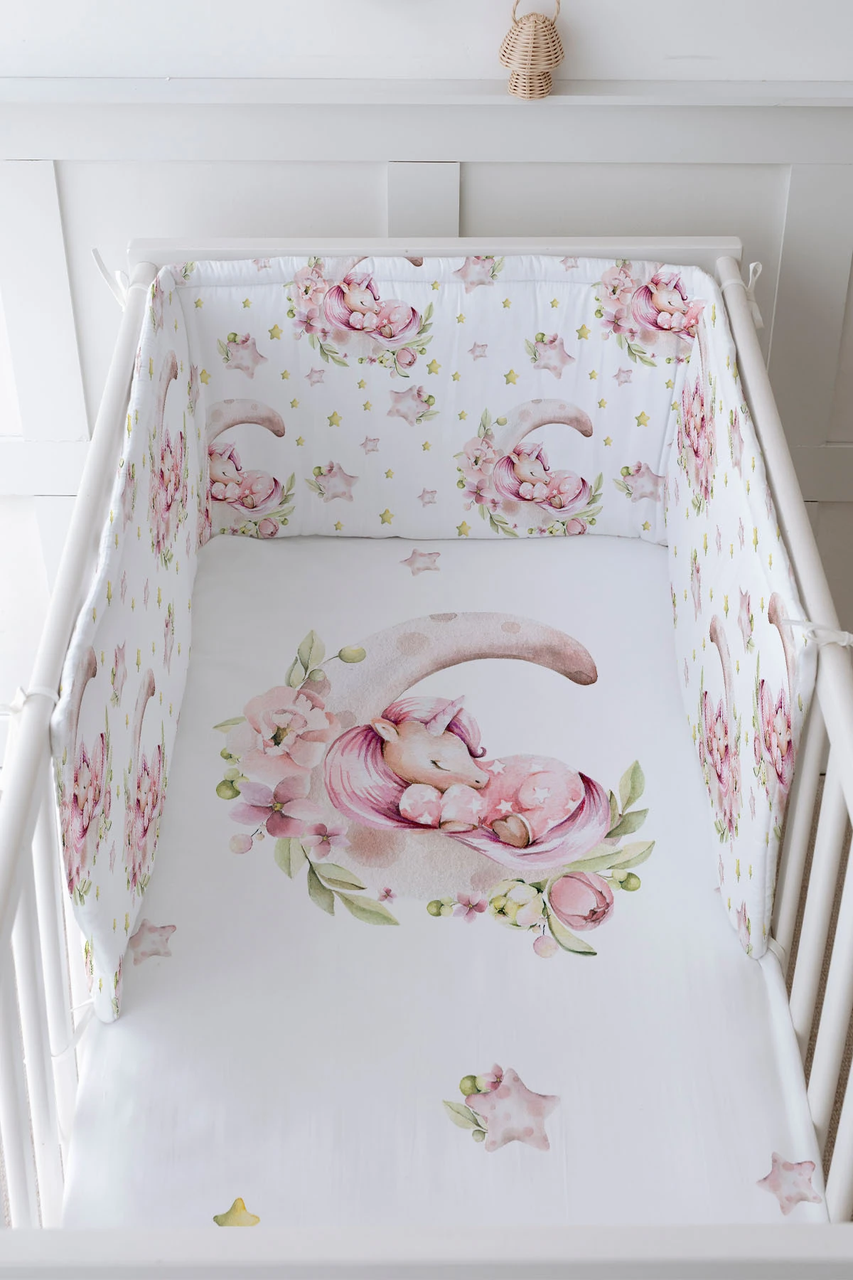 Bebek Başucu Koruyucu ve Baskılı Çarşaflı Uyku Seti - For Baby Serisi - Ayda Uyuyan Unicorn