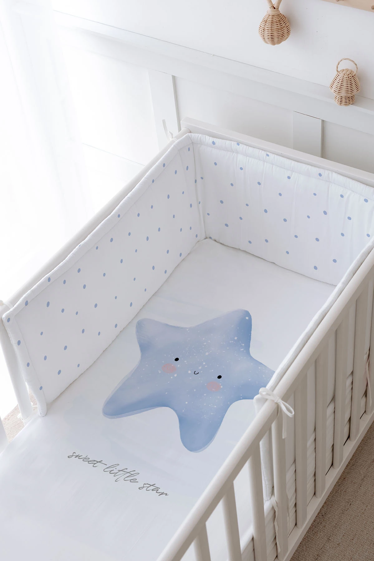 Bebek Başucu Koruyucu ve Baskılı Çarşaflı Uyku Seti - Pure Baby Serisi - Pofuduk Mavi Yıldız