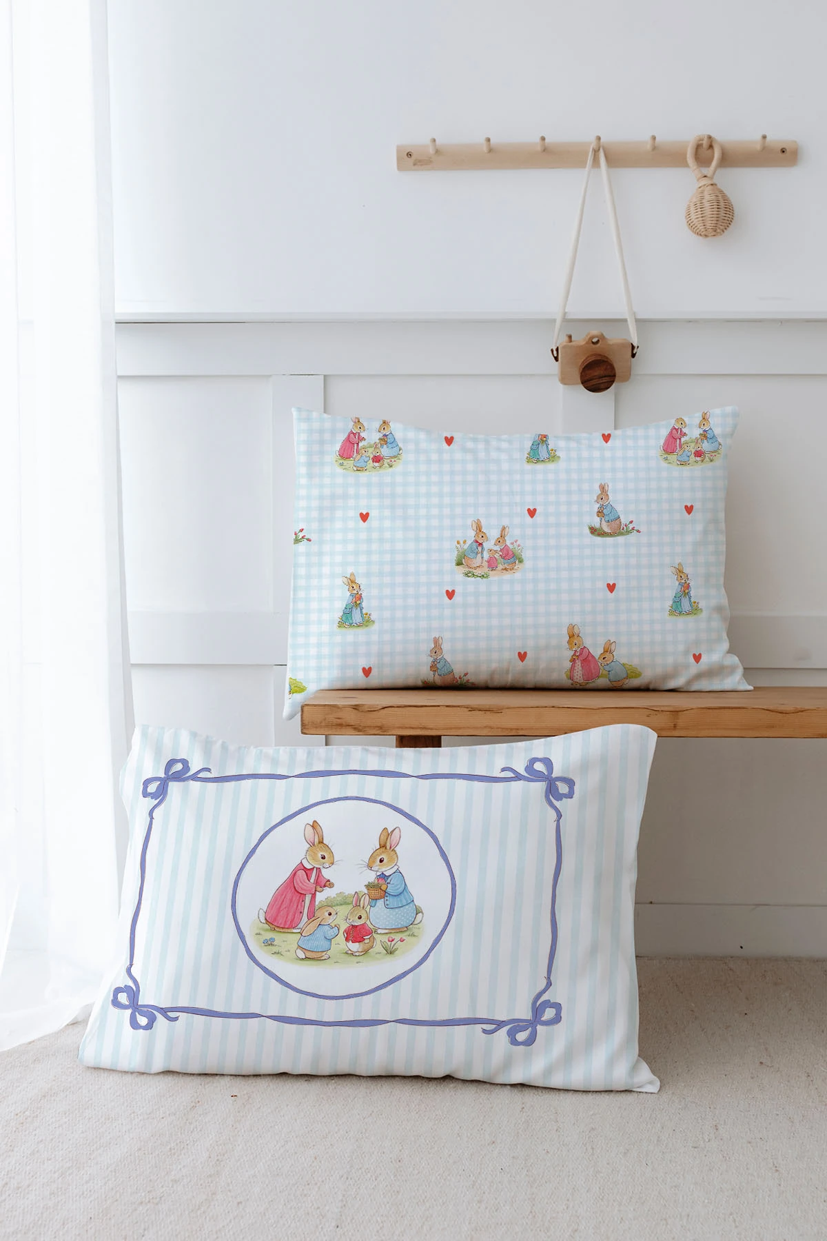 2'li Yastık Kılıfı  - Mavi Tavşan Ailesi