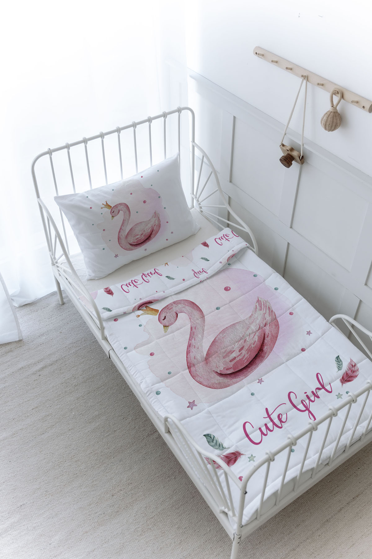 Organik Baskılı Yorgan Seti - For Baby Serisi - Pembe Zeminli Kuğu