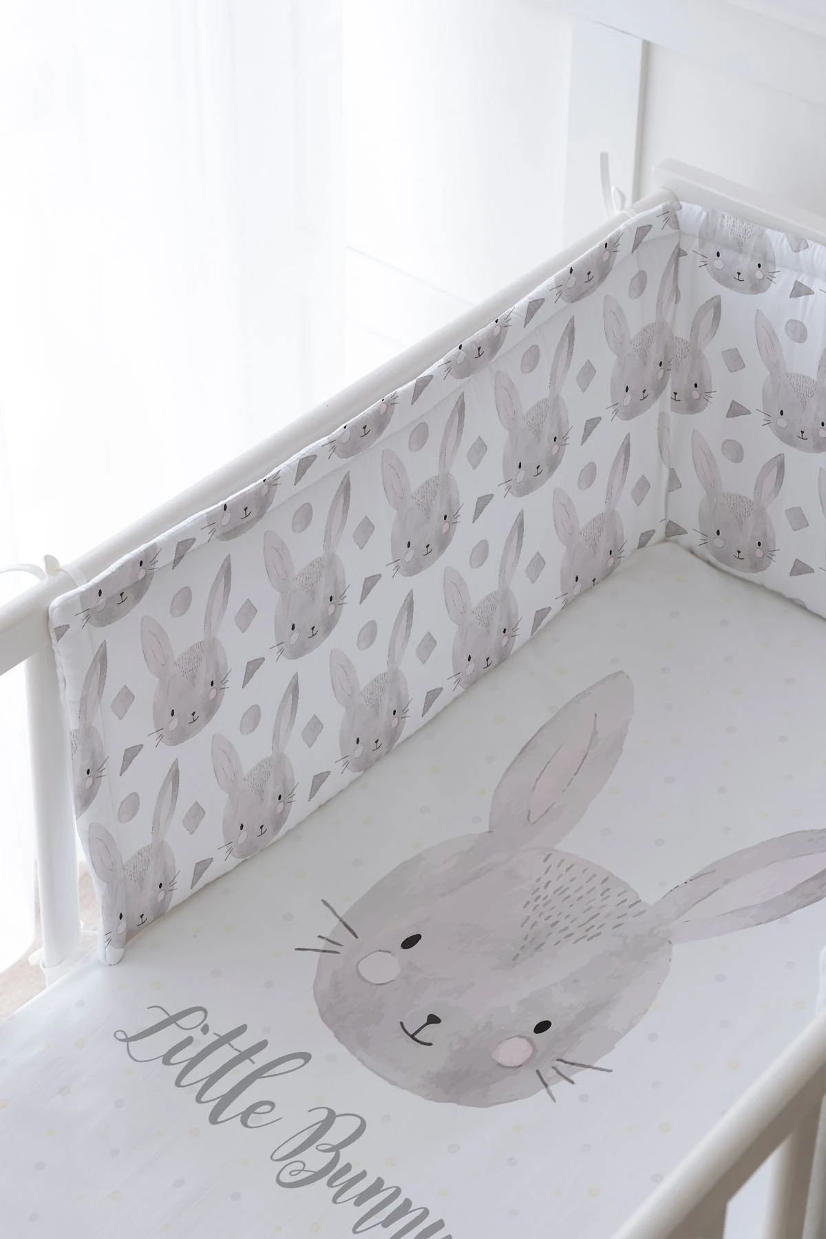 Bebek Başucu Koruyucu ve Baskılı Çarşaflı Uyku Seti - For Baby Serisi - Karakalem Tavşan