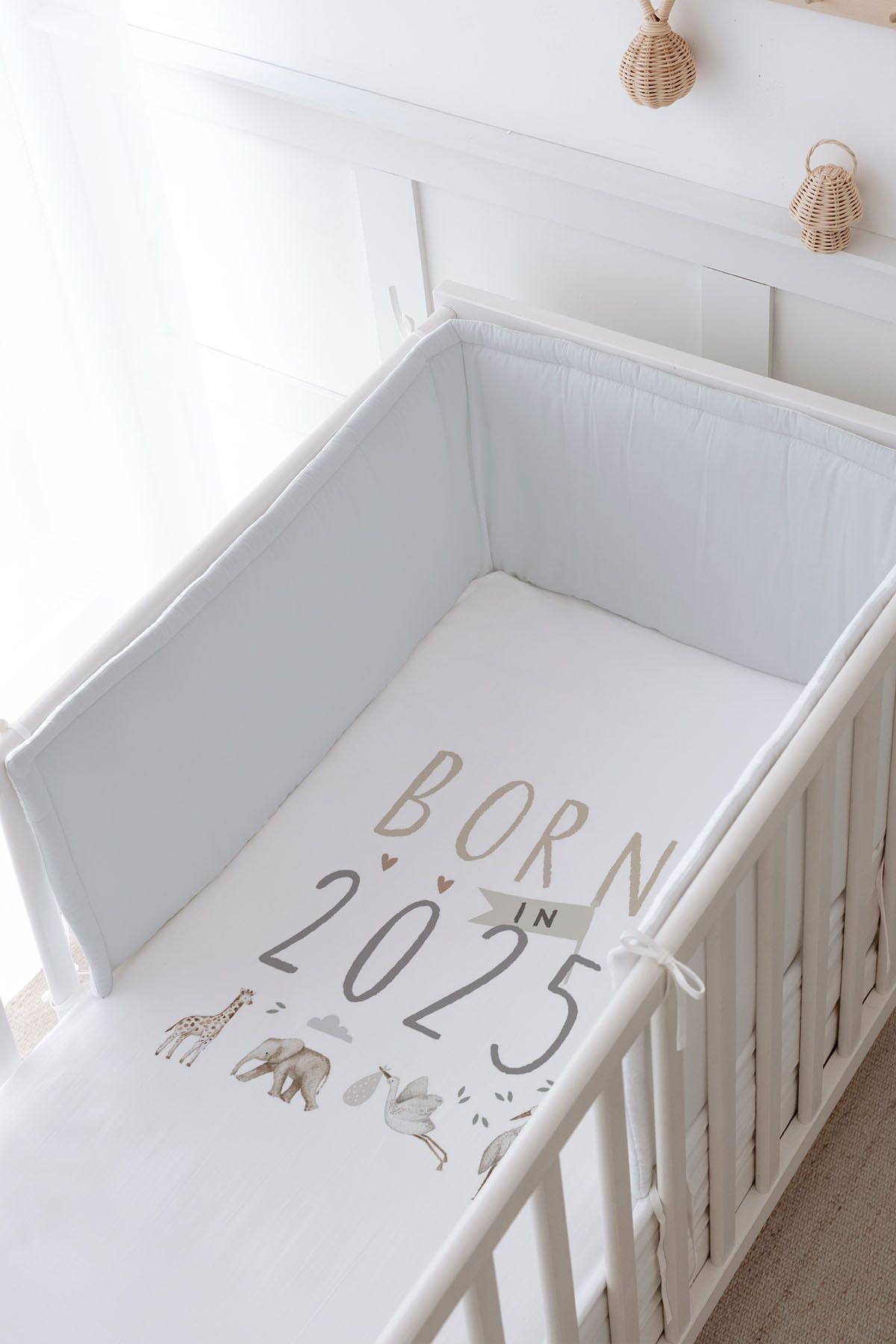 Bebek Başucu Koruyucu ve Baskılı Çarşaflı Uyku Seti - Royal Serisi - Born in 2025