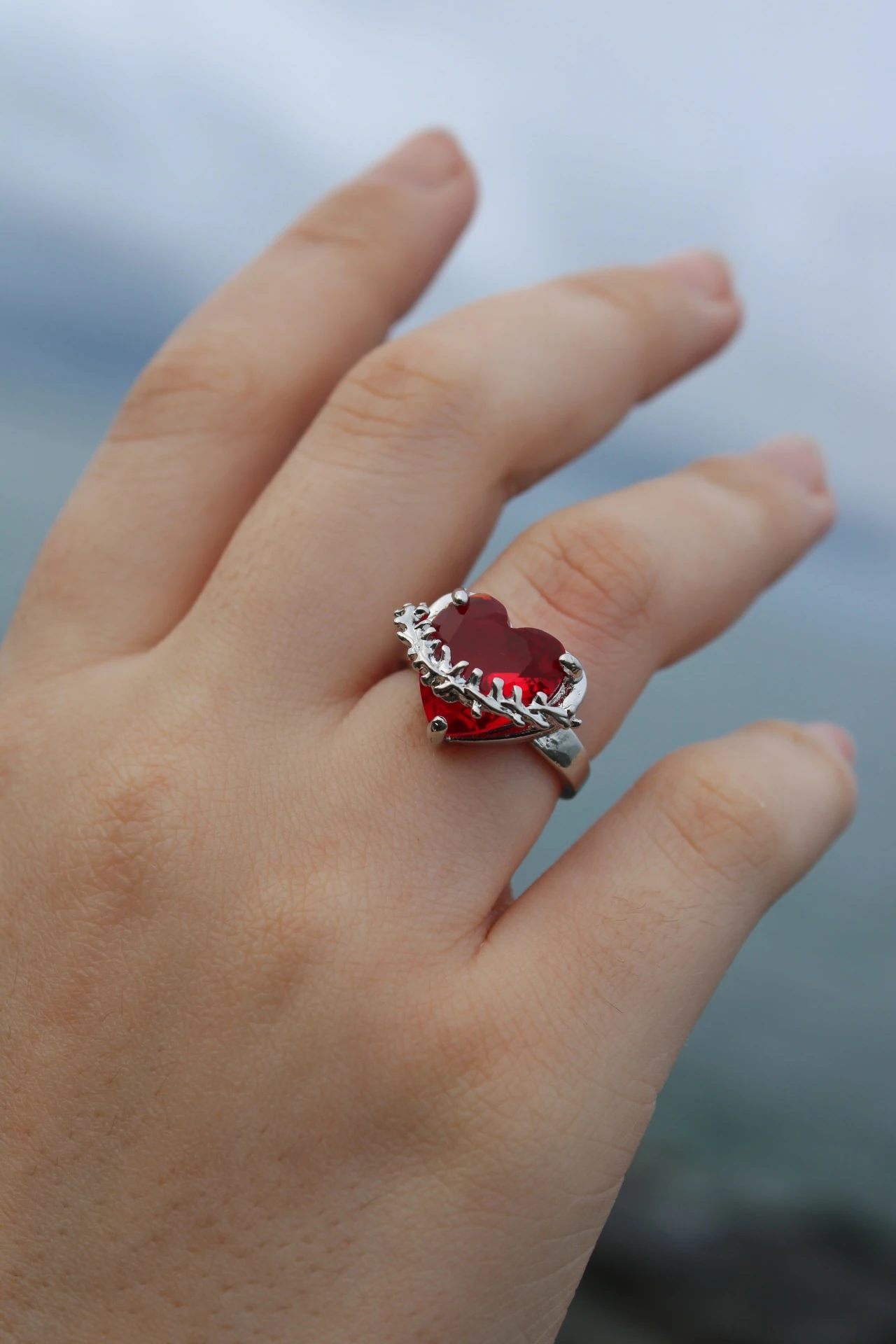 Kırmızı Kalpli Ayarlanabilir Diken Yüzük