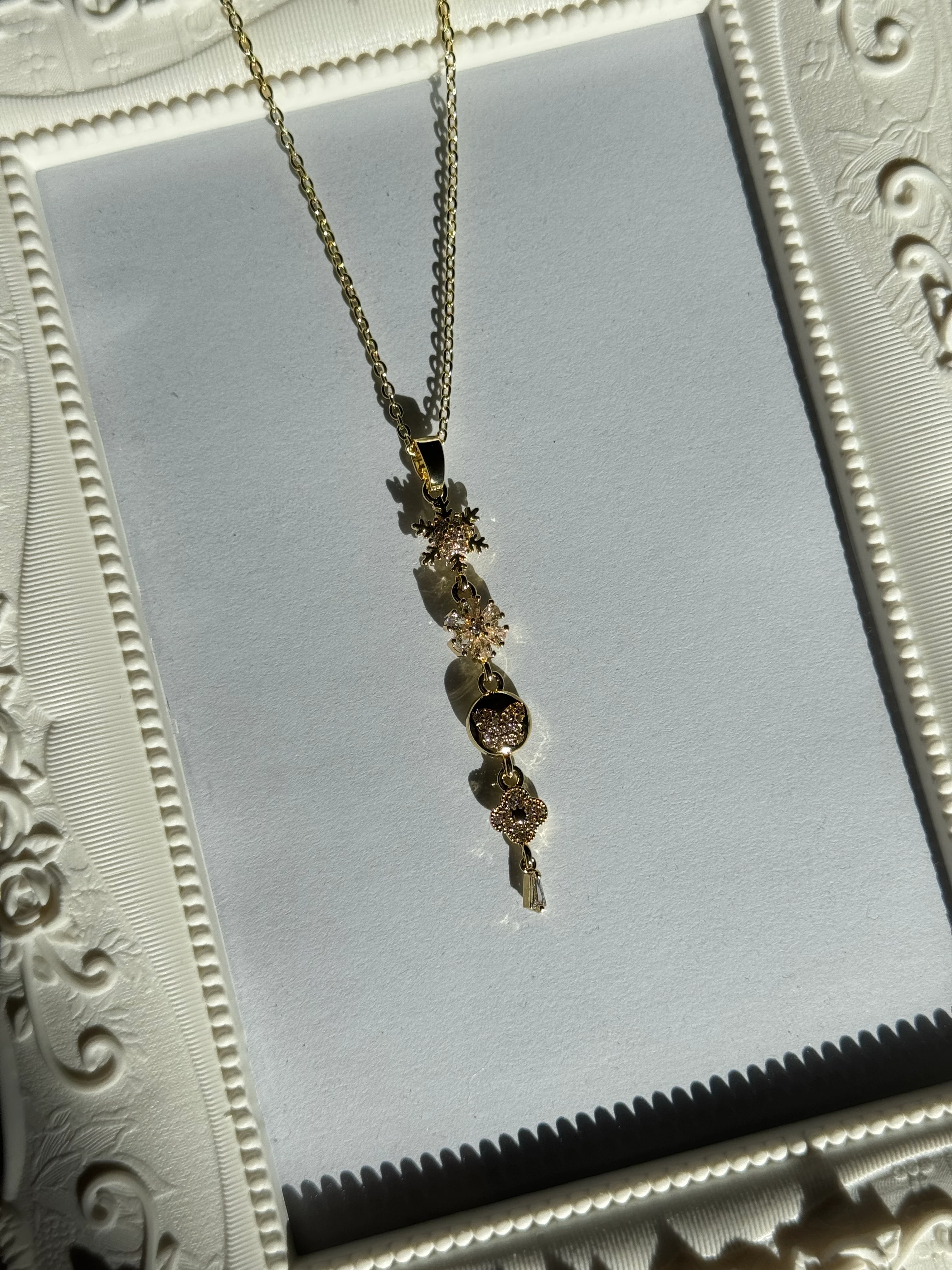 Çelik Kar Taneli Y Kolye