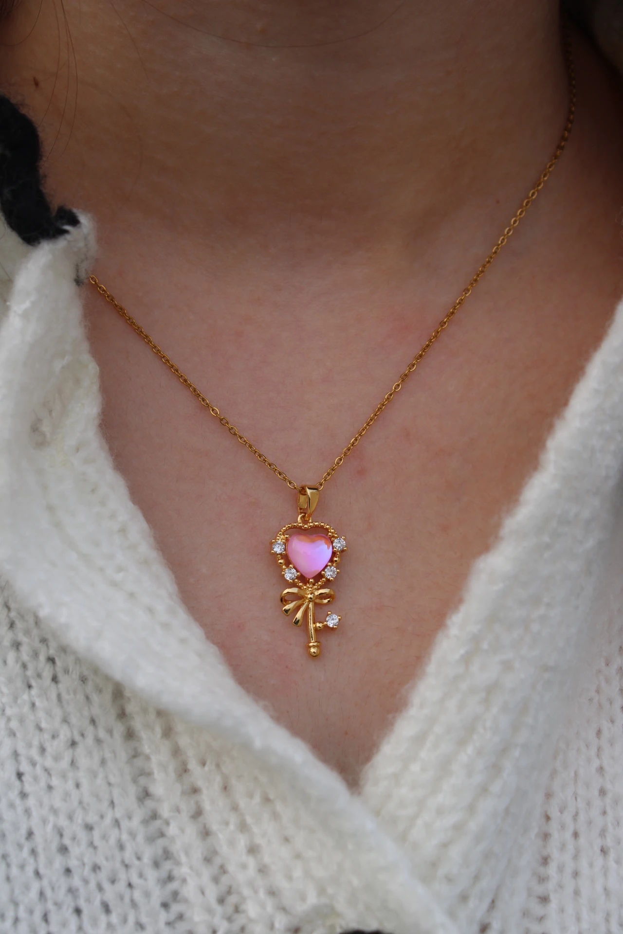 Çelik Pembe Kalpli Anahtar Kolye