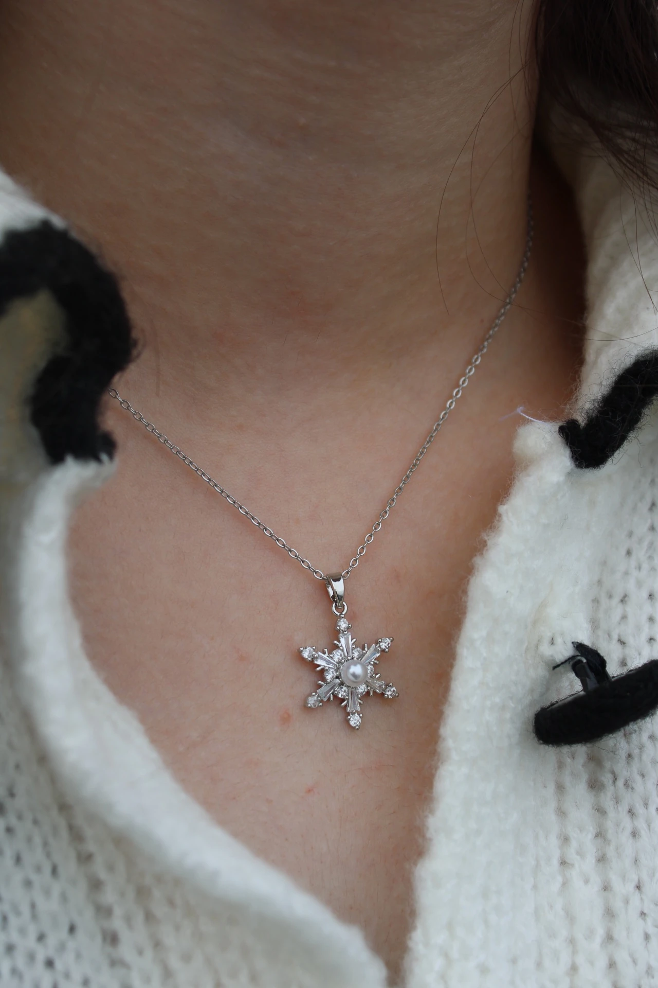 Çelik İnci Detaylı Kar Tanesi Kolye