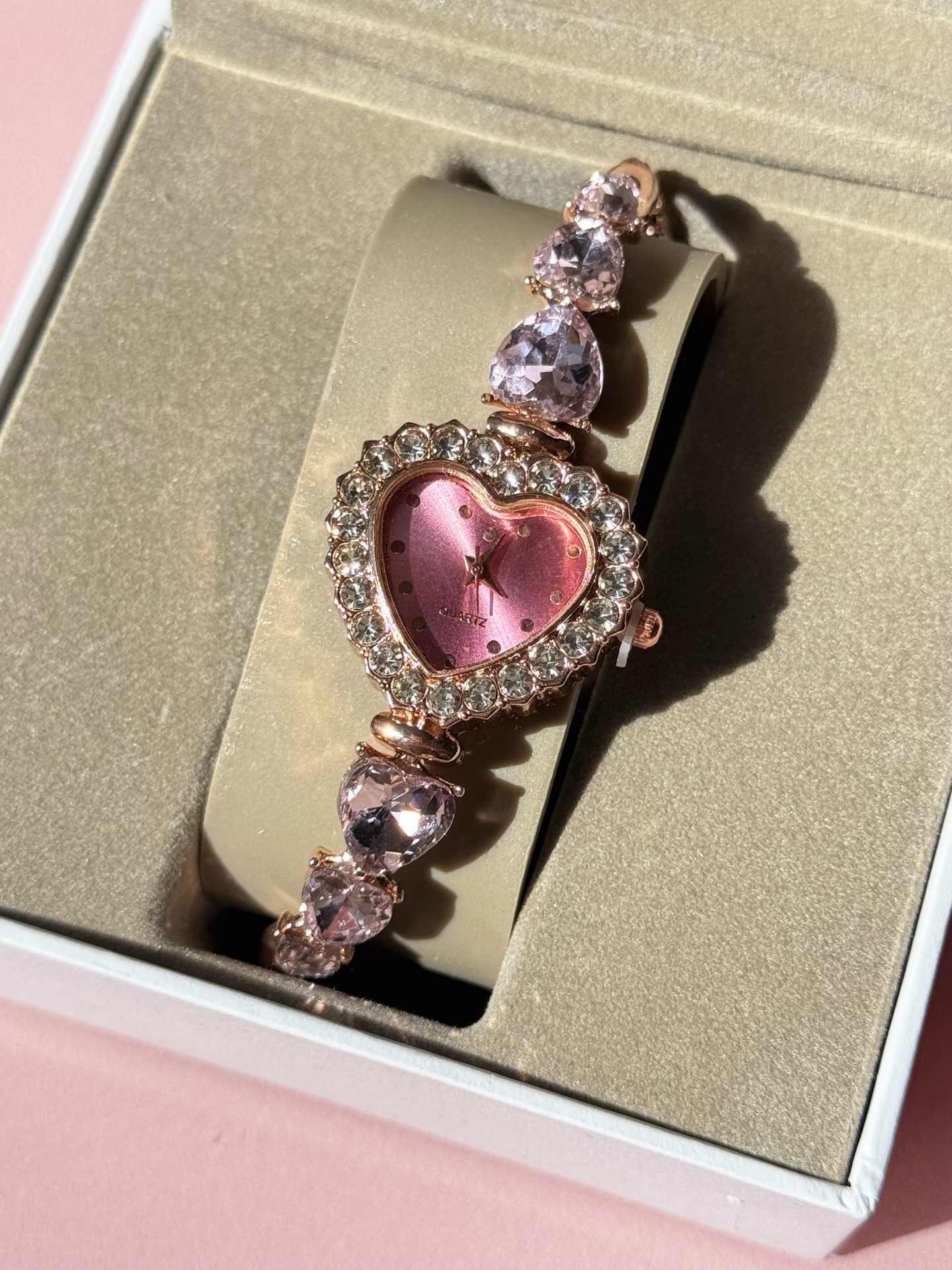 Asansörlü Pembe Kalpli Heart Swarovski Saat