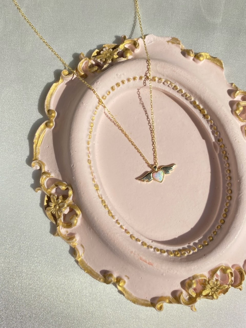 Opal Taşlı Winged Heart Kolye