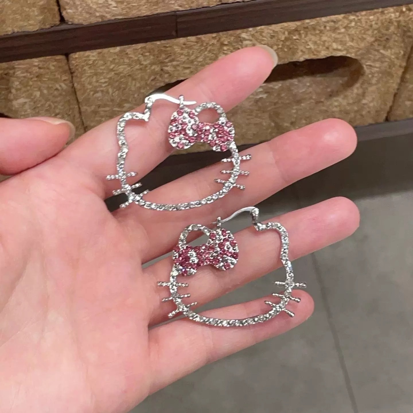 Büyük Boy Hello Kitty Küpe