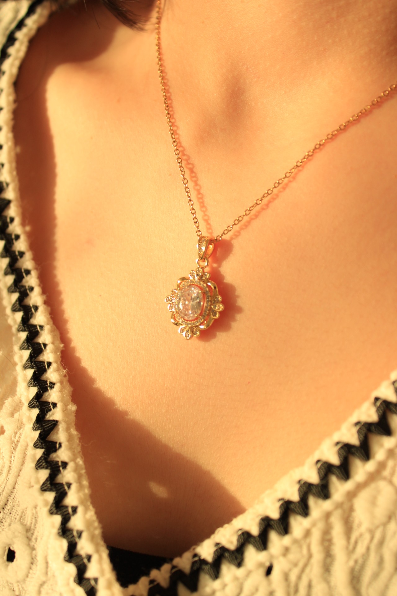 Çelik Vintage Baget Taşlı Lady Diana Kolye