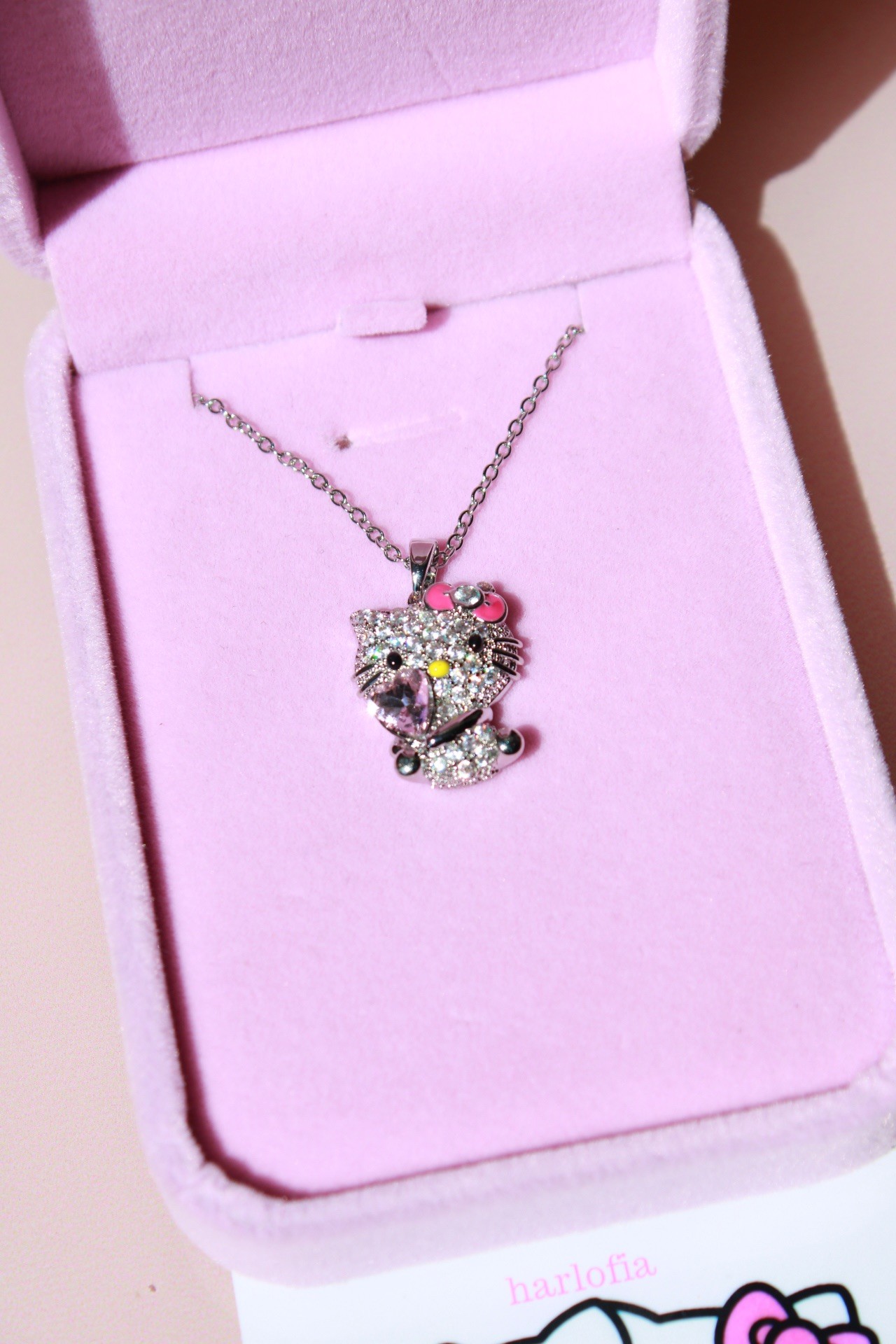 Çelik Pembe Kalpli Full Taşlı Hello Kitty Kolye