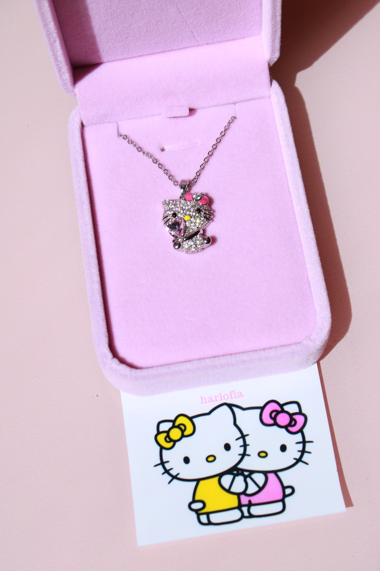 Çelik Pembe Kalpli Full Taşlı Hello Kitty Kolye