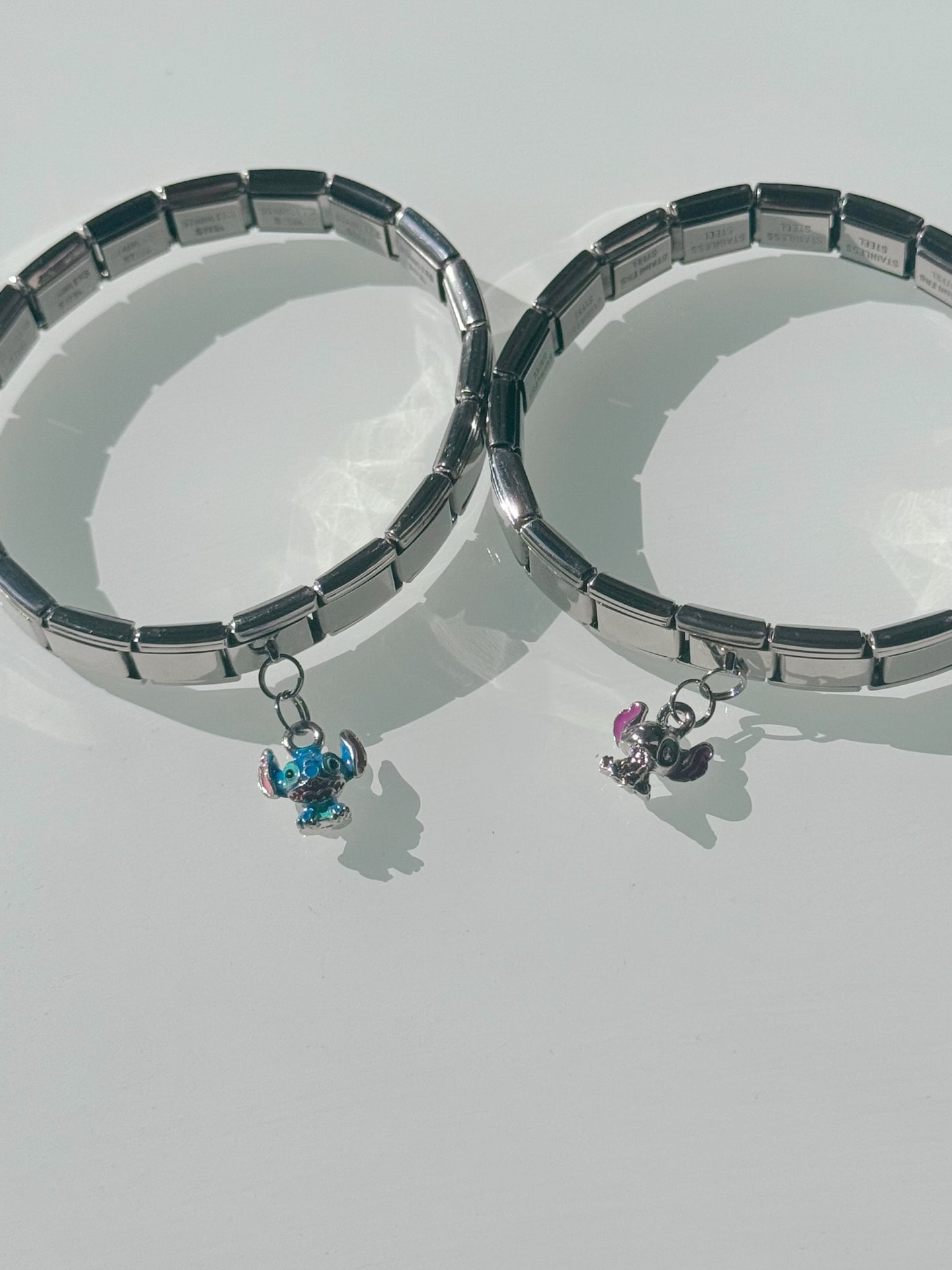 Stitch ve Angel Charmlı Çift Bileklikler