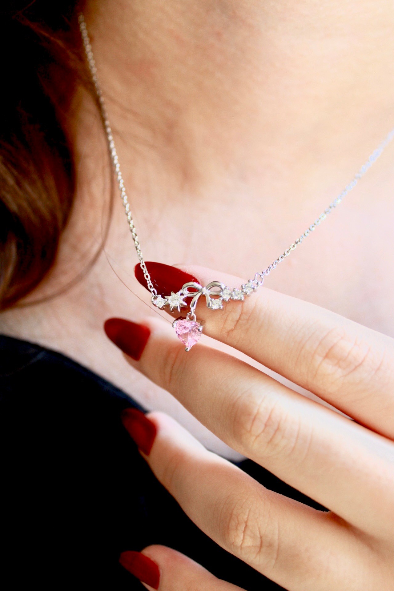925 Ayar Gümüş Kurdele Detaylı Pembe Kalp Kolye