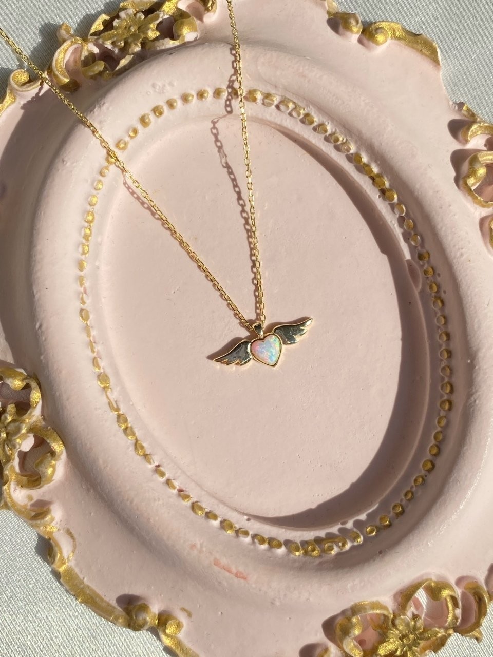 Opal Taşlı Winged Heart Kolye
