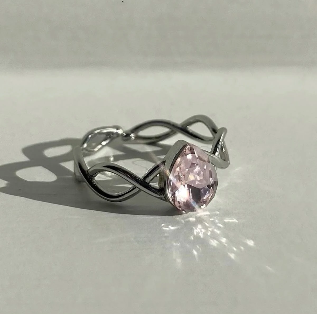 Ayarlanabilir Pembe Taşlı Kuğu Gölü Odette Yüzük