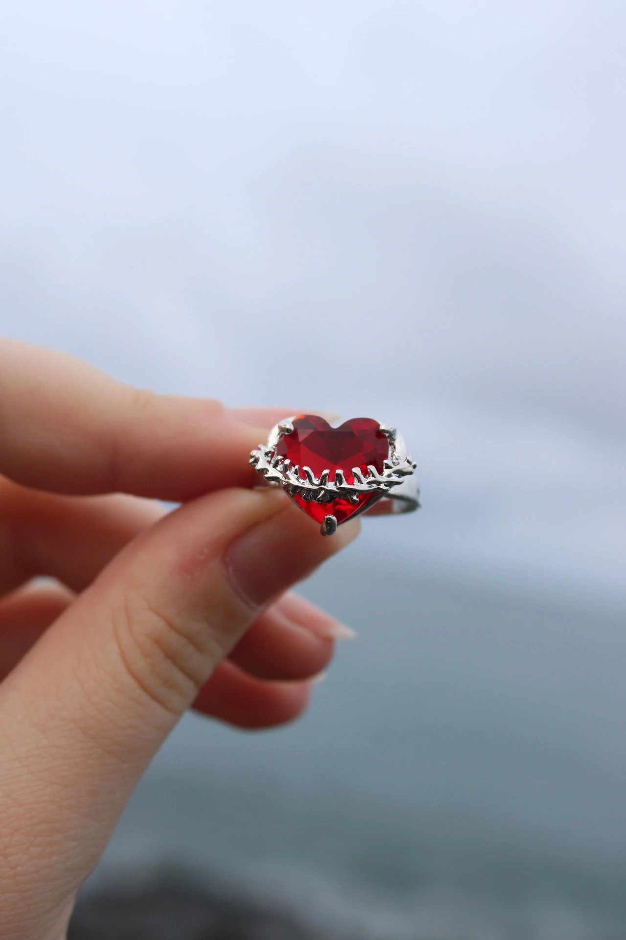 Kırmızı Kalpli Ayarlanabilir Diken Yüzük