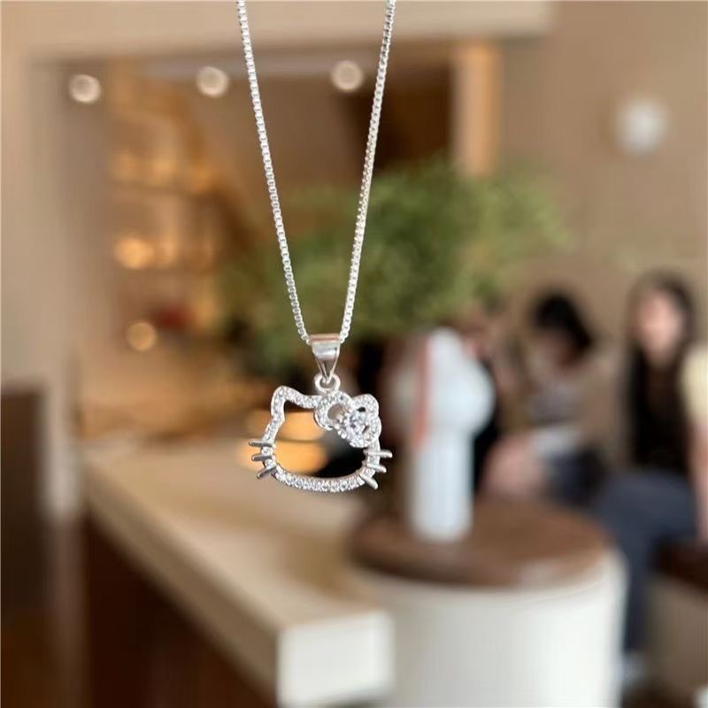Gümüş Kaplamalı Minimal Shiny Hello Kitty Kolye