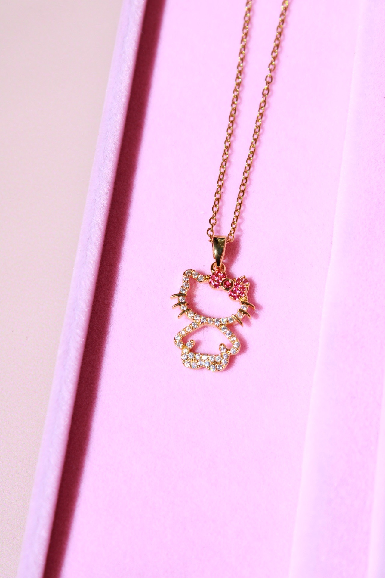 Çelik Gold Pembe Kurdeleli Hello Kitty Kolye
