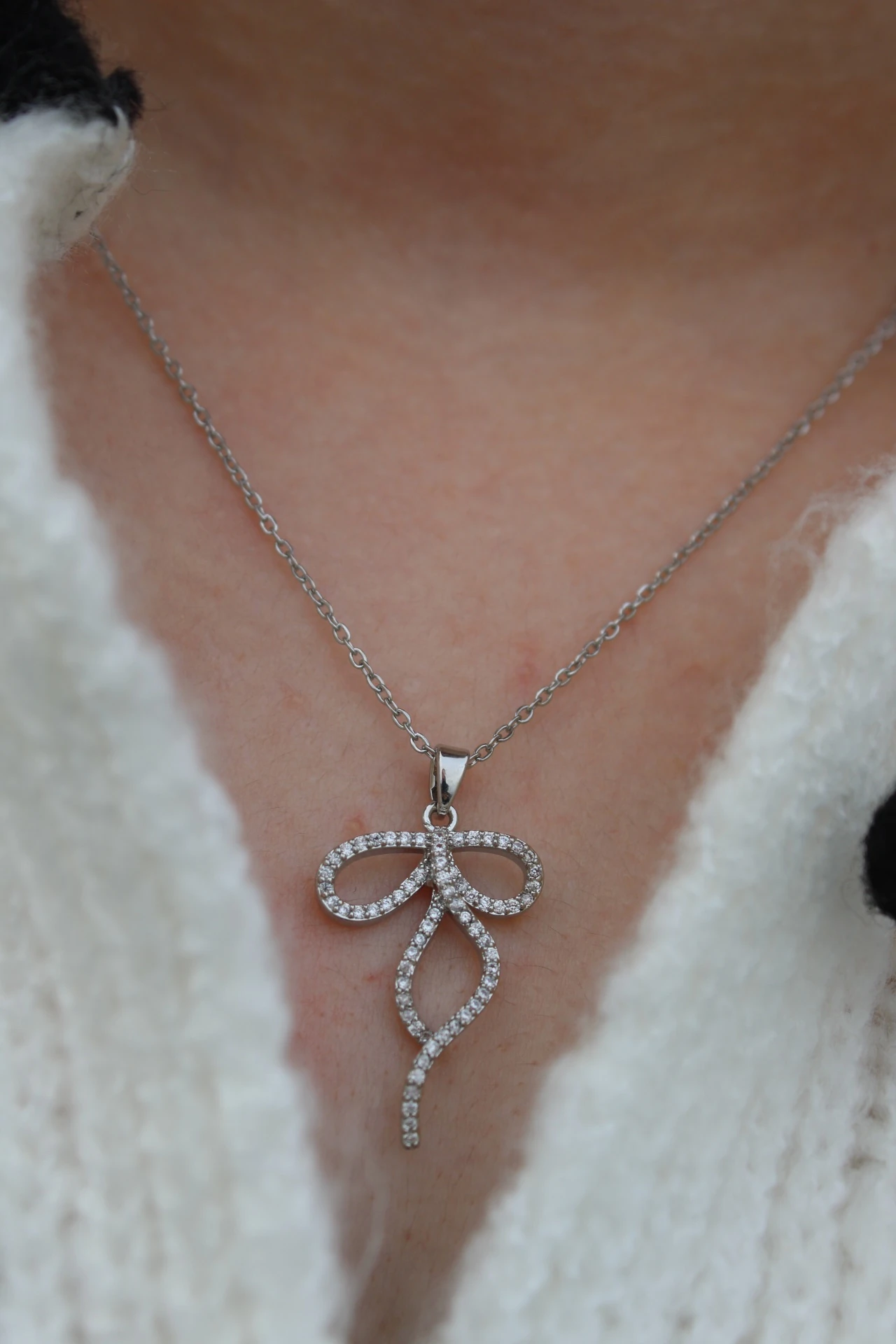 Çelik Gümüş Taşlı Kurdele Kolye