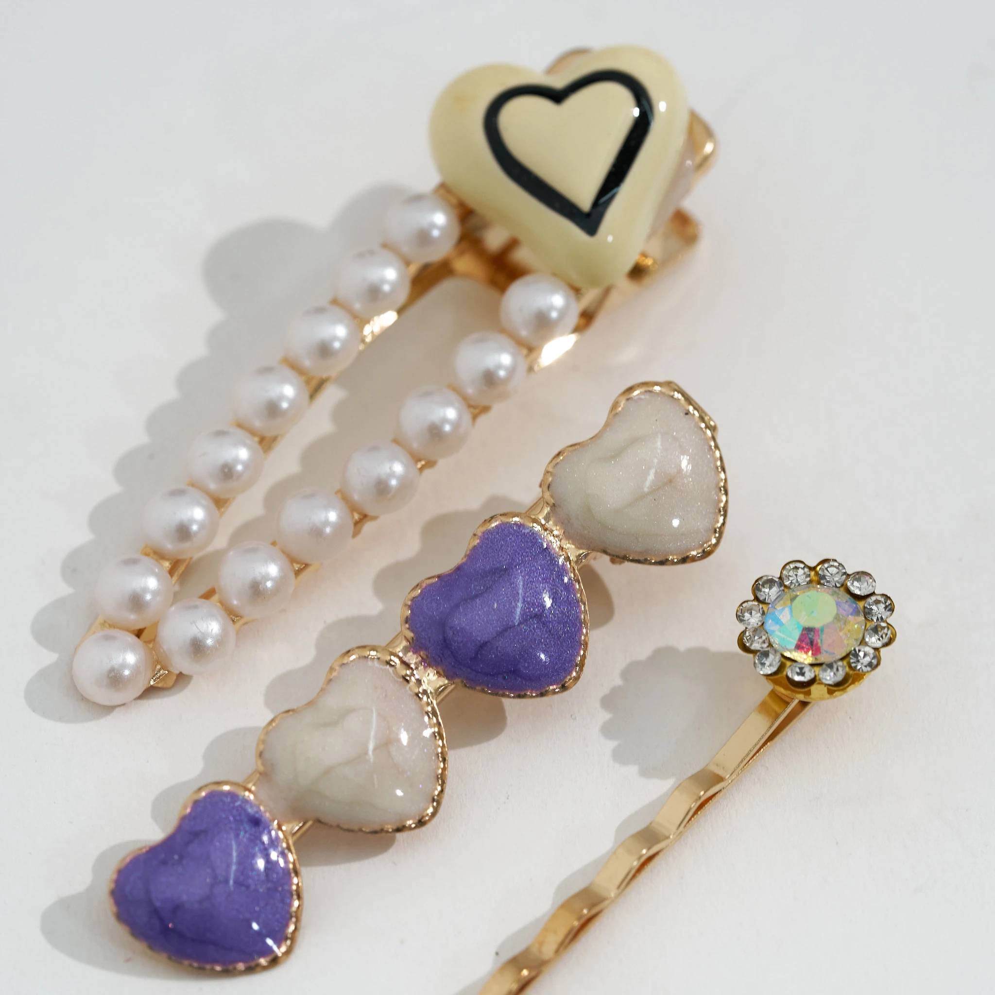  Kalpli ve İnci Detaylı Kartlı Toka Seti- Şık ve Zarif Saç Aksesuarı