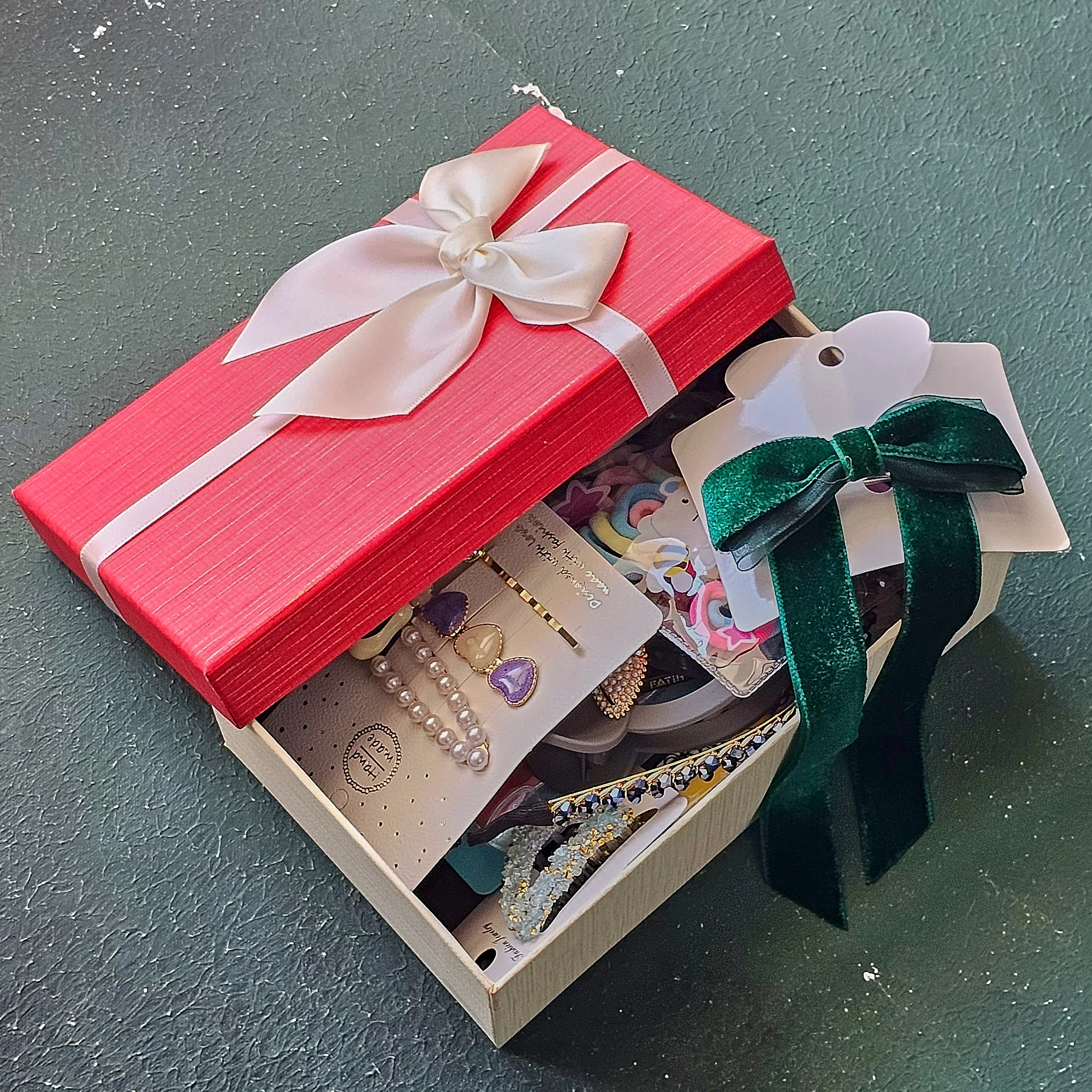 SÜRPRİZ HEDİYELİ KUTU