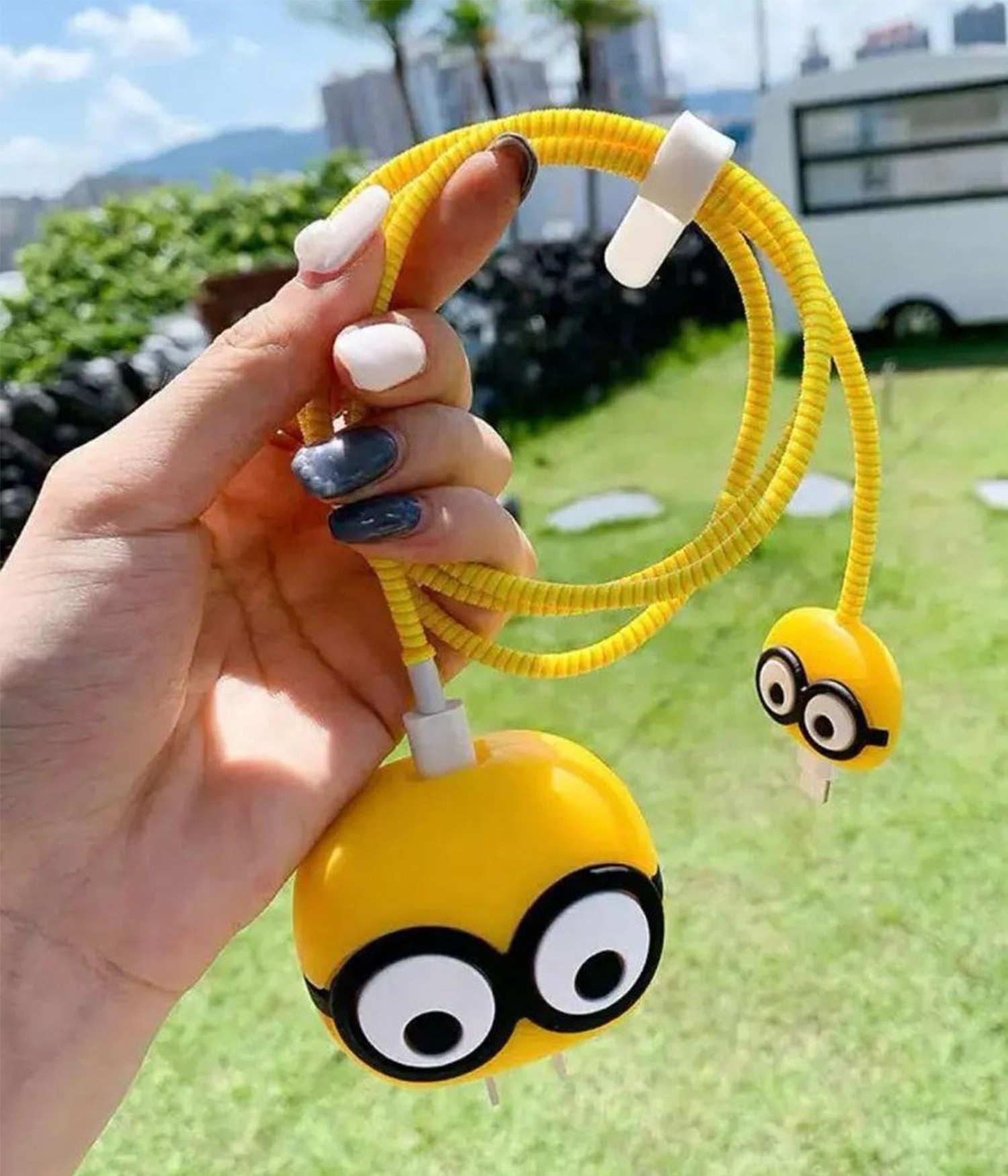 Iphone 18W/20W Uyumlu Şarj Aleti Kılıfı, Adaptör Ve Kablo Koruyucu Minion