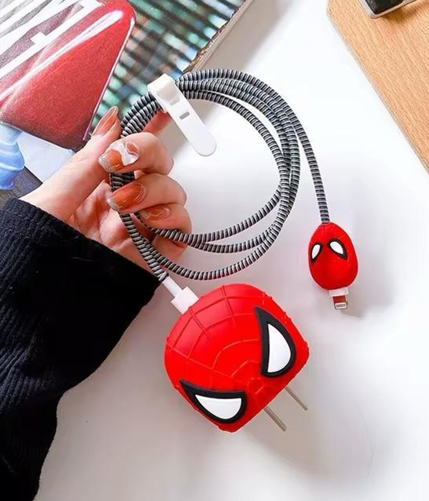 Iphone 18W/20W Uyumlu Şarj Aleti Kılıfı, Adaptör Ve Kablo Koruyucu Spiderman