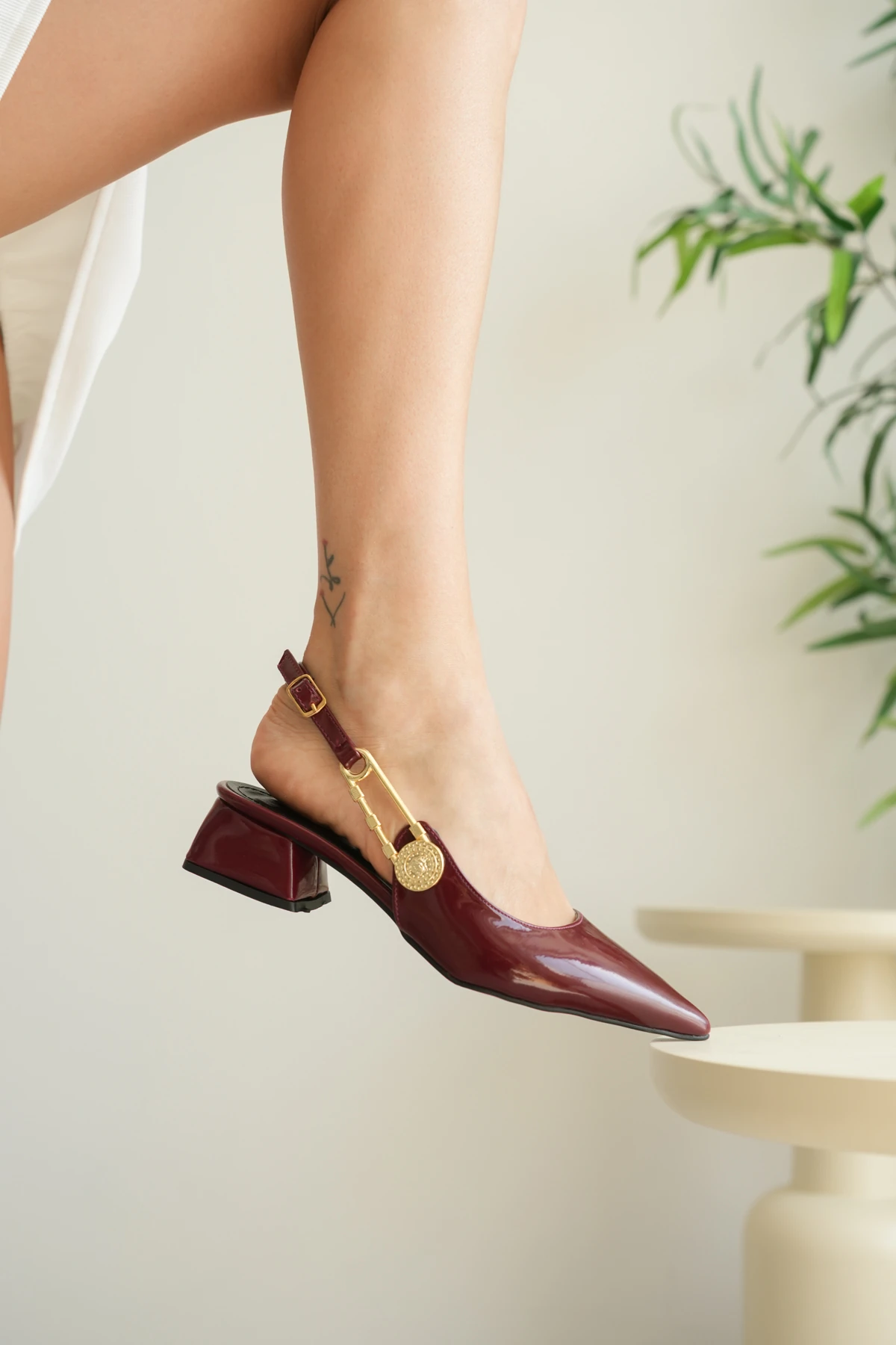 Veronica Versace Tokalı Alçak Topuklu Kadın Topuklu Ayakkabı