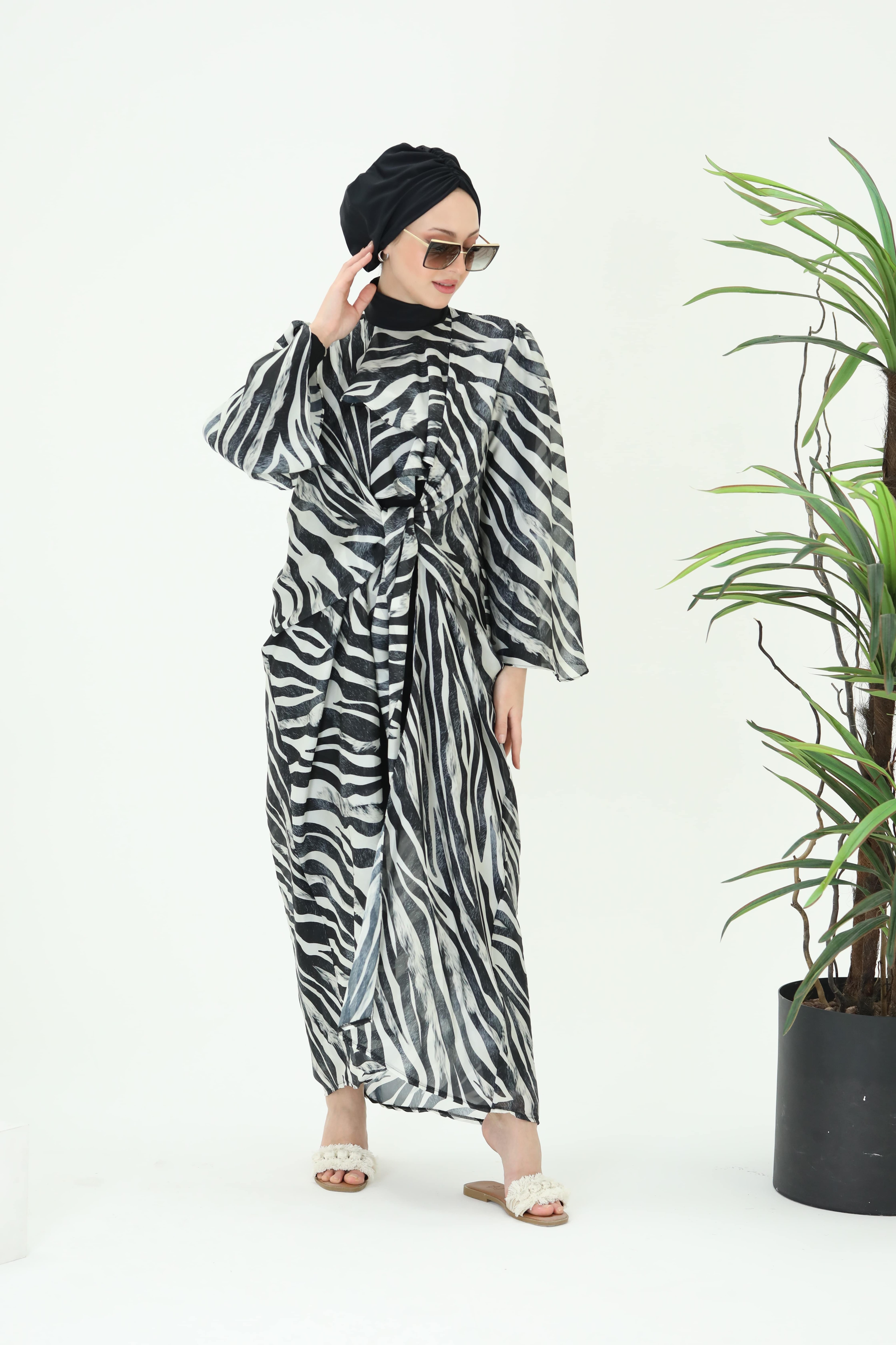 Laura Zebra Desen Pareo