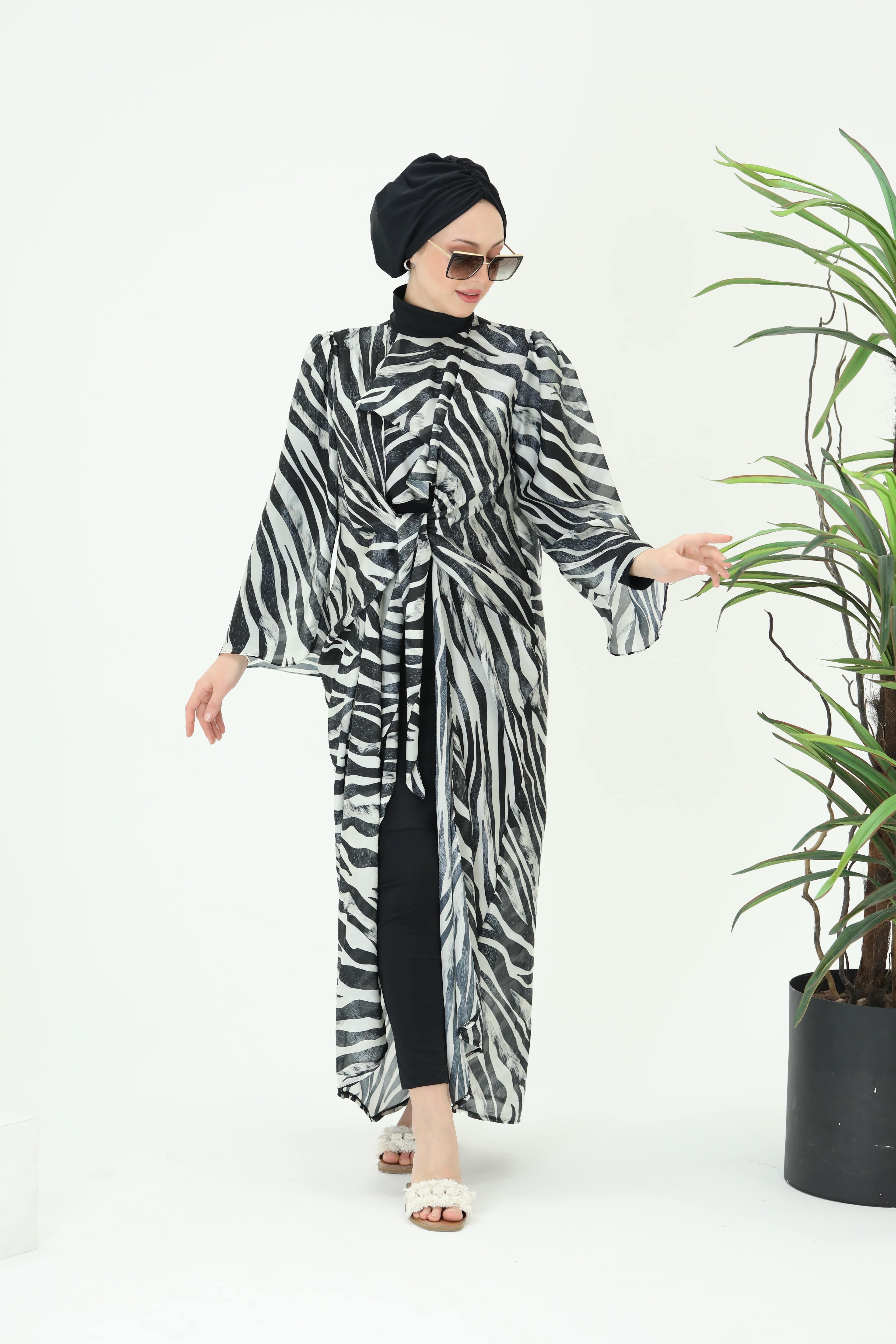 Laura Zebra Desen Pareo