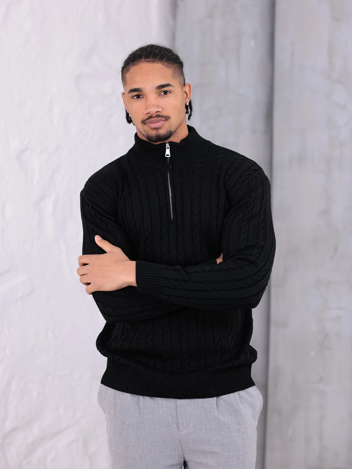 YARIM FERMUARLI ÖRGÜLÜ KAZAK