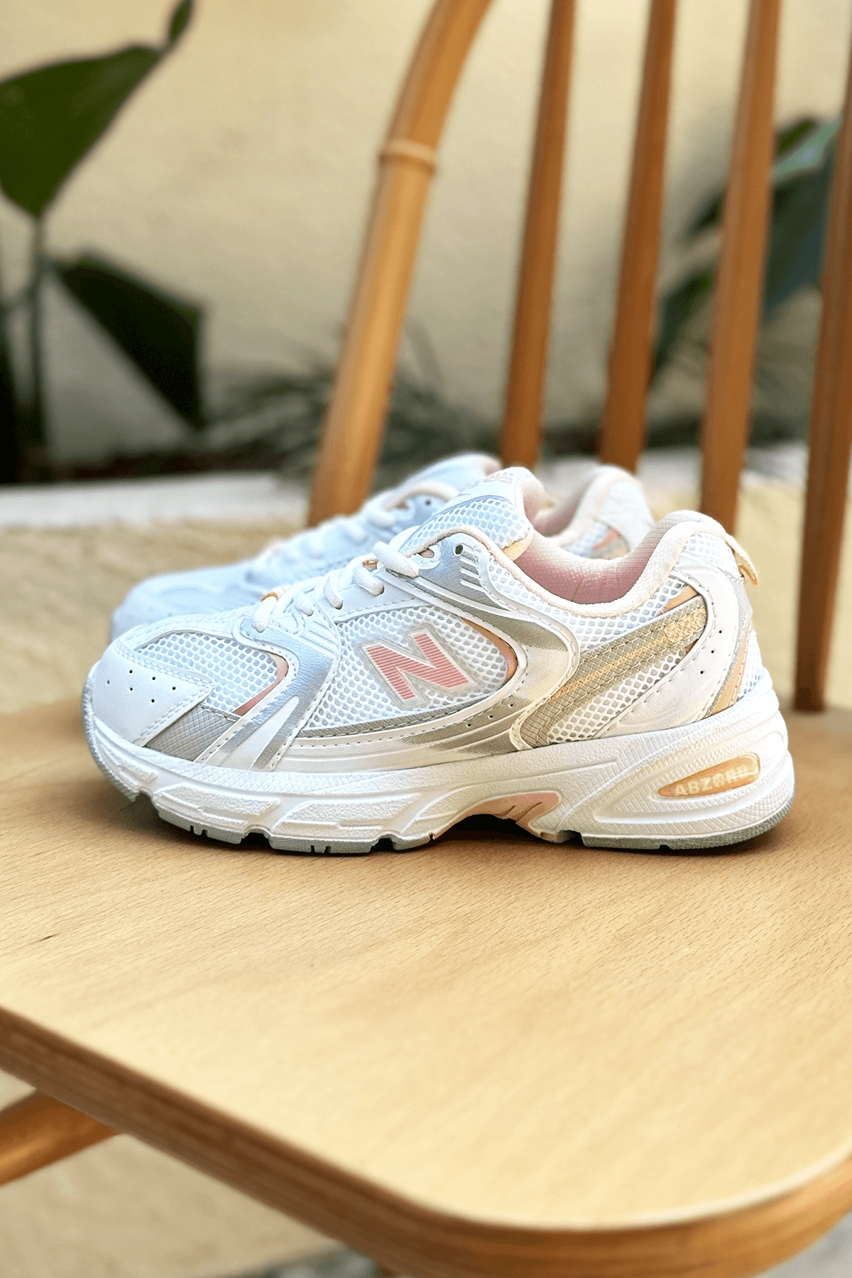 530 Beyaz Pudra Sneakers