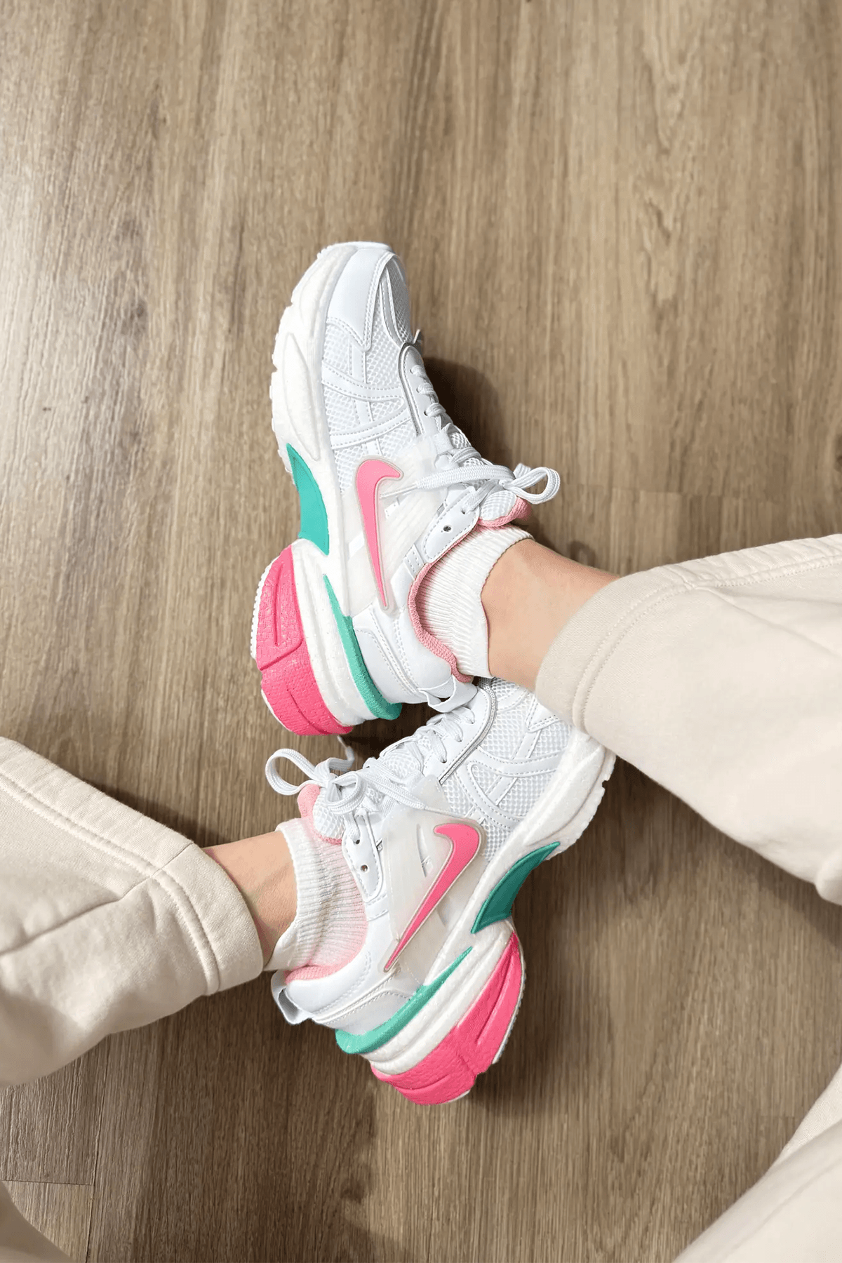 V2K Run Beyaz Pembe Sneakers