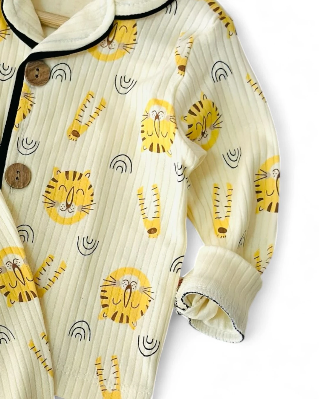 Erkek Bebek Sevimli Kaplan Baskılı 6-9-12-18-24 Aylık Mevsimlik Fitilli Kruvaze Yakalı Gecelik Pijama Takımı R2338