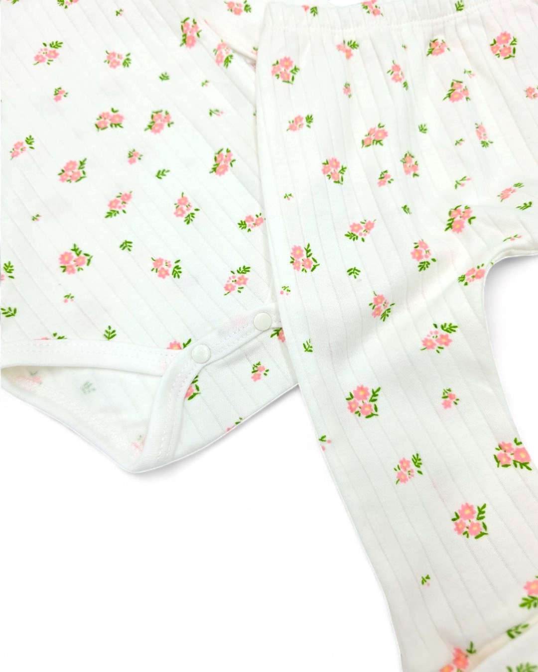 Kız Bebek Yenidoğan Çiçek Desenli Fitilli Çıtçıtlı Badi ve Altlı Natural Pamuk Bebek Takımı 0-9 Ay R825