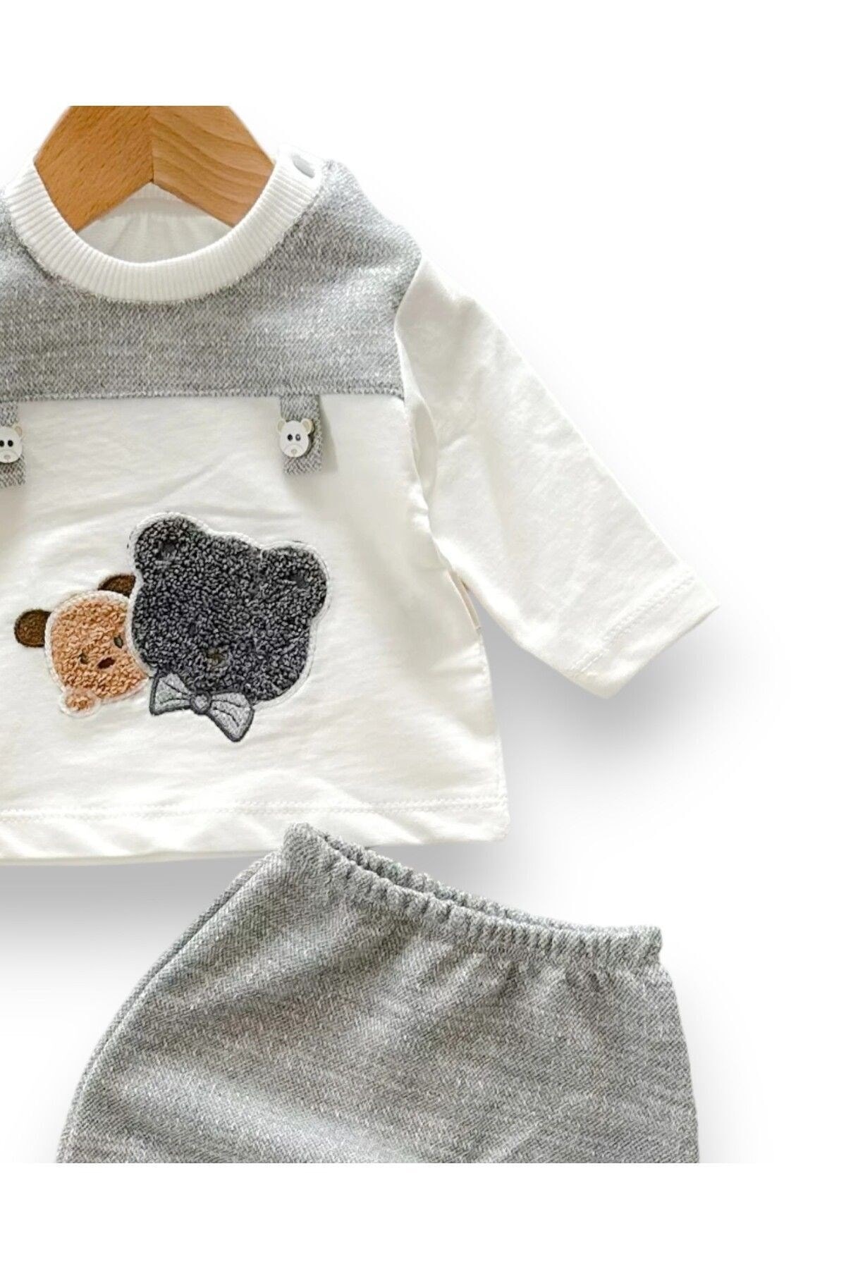 Erkek Bebek Mevsimlik Takımı, Ayıcık Nakışlı Uzun Kollu Bisiklet Yaka, Düğmeli Yakası Çıtçıtlı R1019