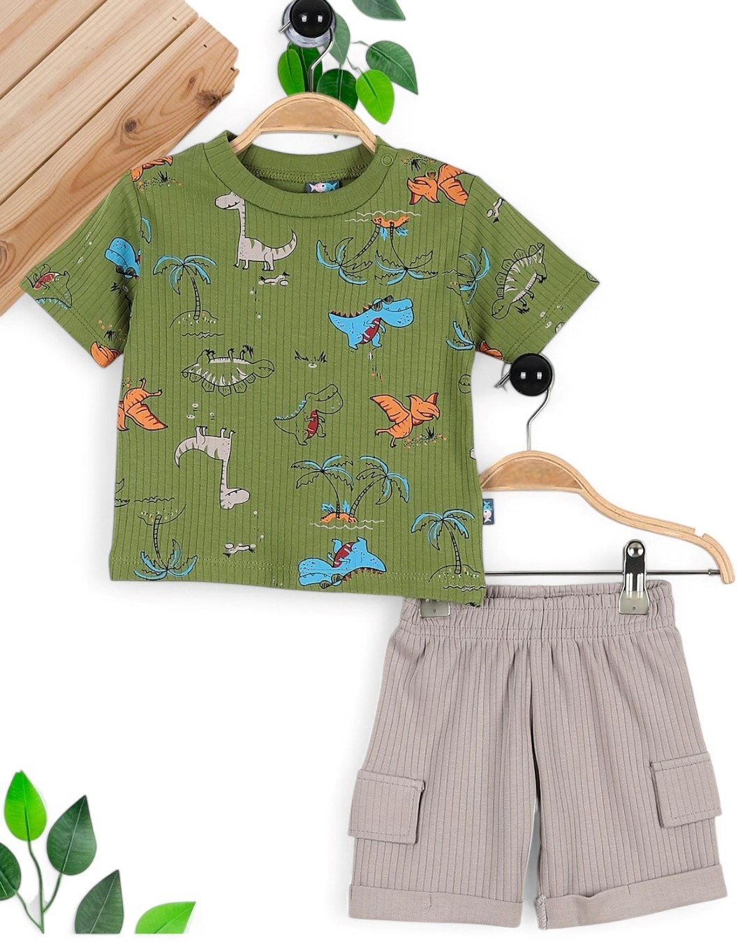 ERKEK BEBEK YAZLIK DİNOZOR BASKILI 6-9-12-18-24 AY FİTİLLİ CEPLİ ŞORTLU BEBEK TAKIMI R1690 - HAKİ