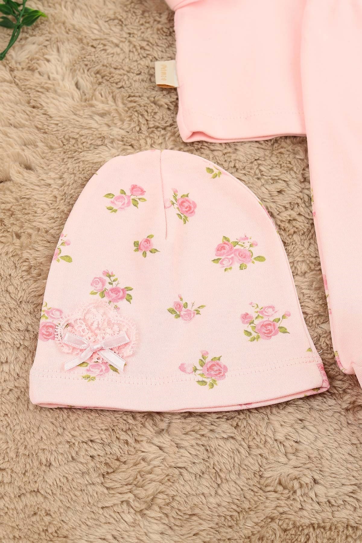 Kız Bebek Kaneviçe Gül Detaylı Fiyonklu 3 Parça Hastane Çıkışı / Zıbın Seti / Bebek Takım YeniDoğan R429